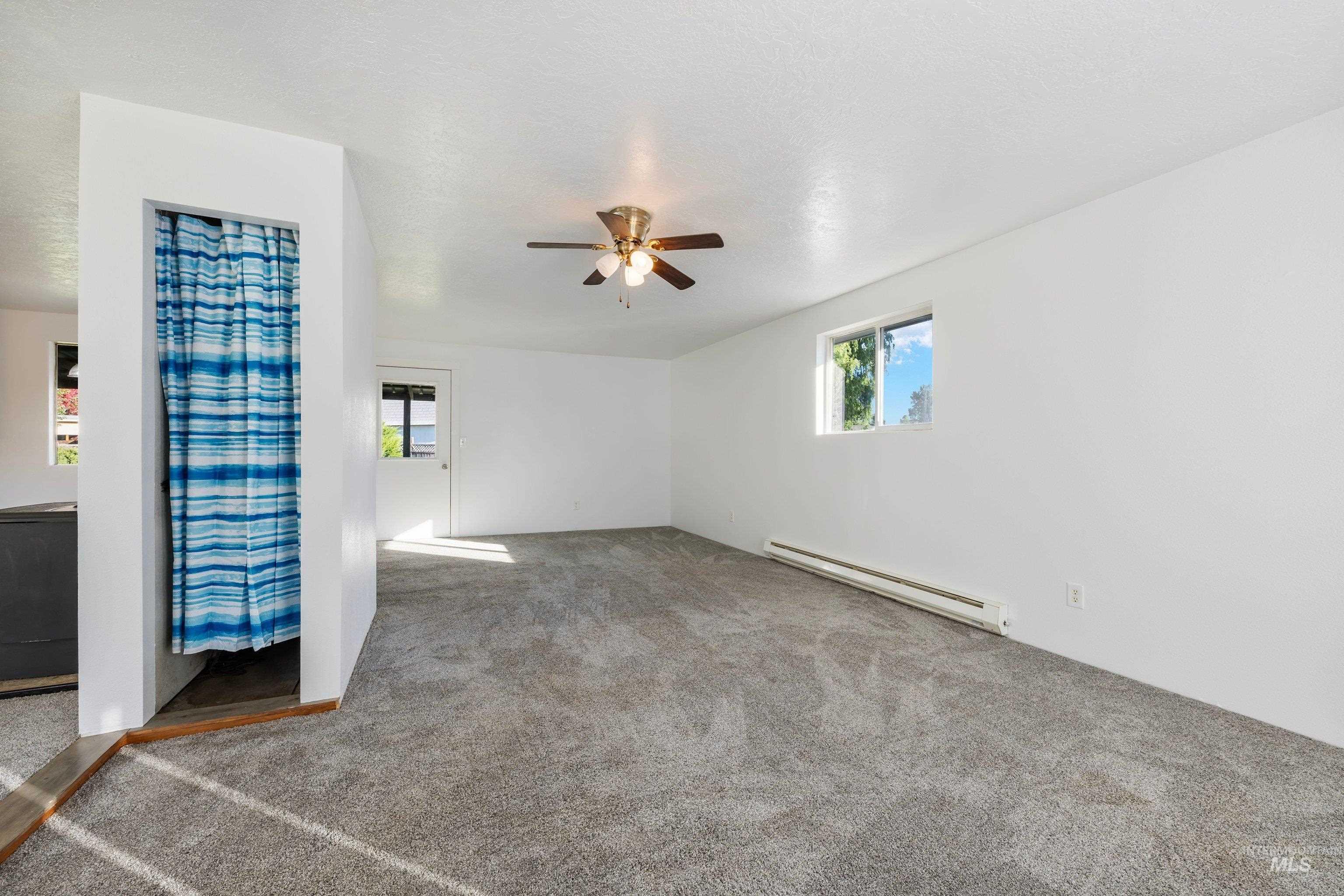 312 Carol Pl Property Photo 16