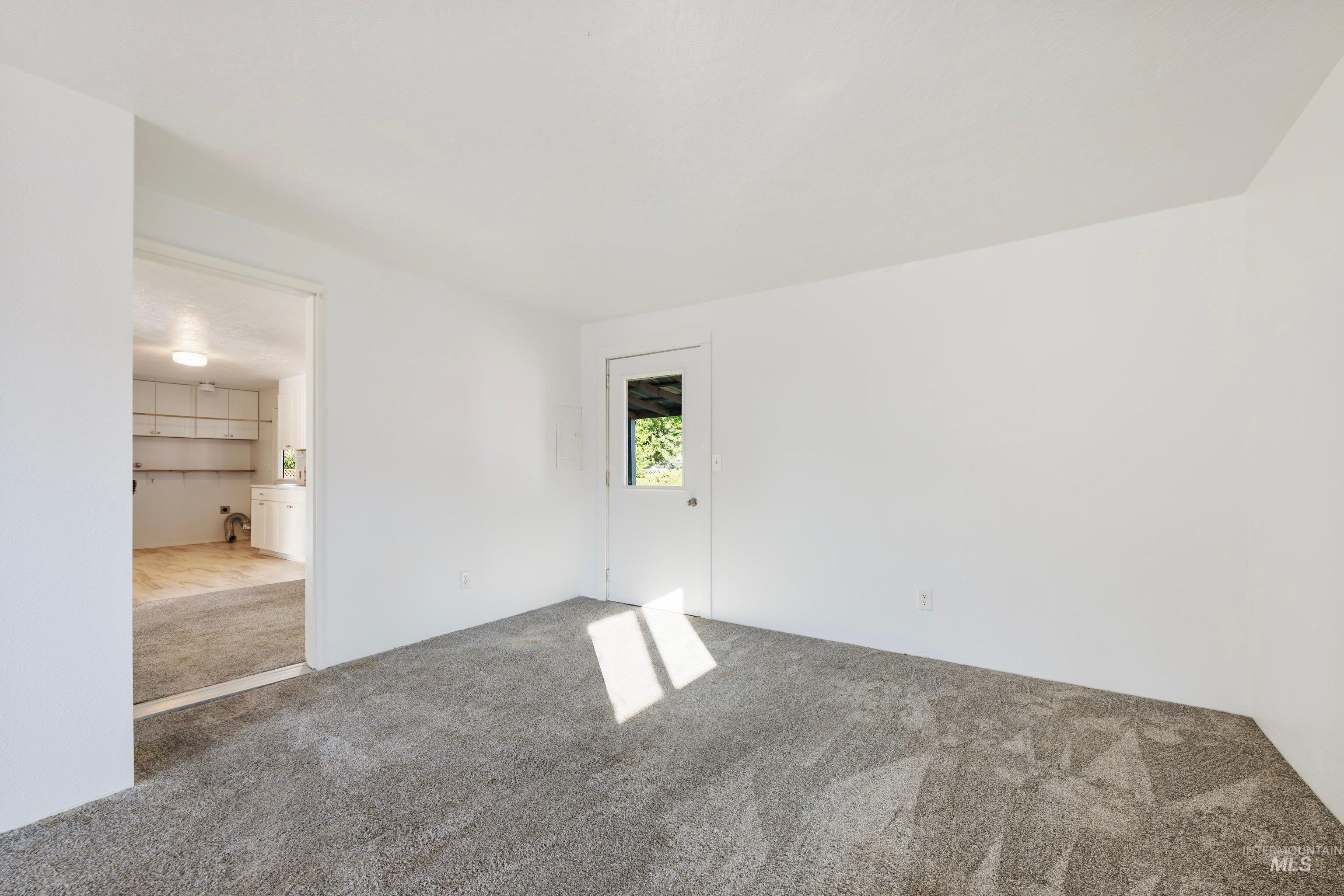 312 Carol Pl Property Photo 18