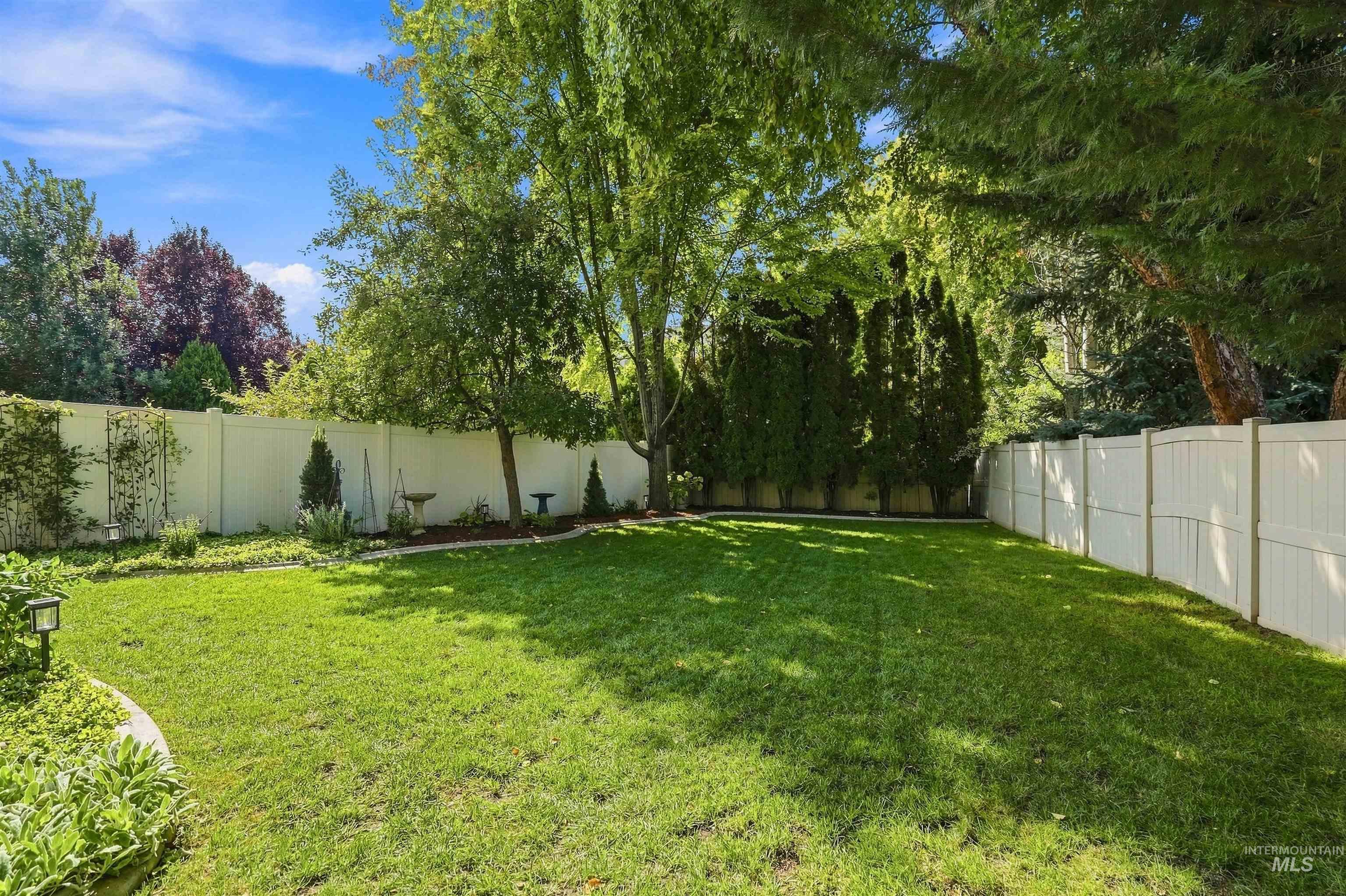 663 N Shadowfox Pl Property Photo 39
