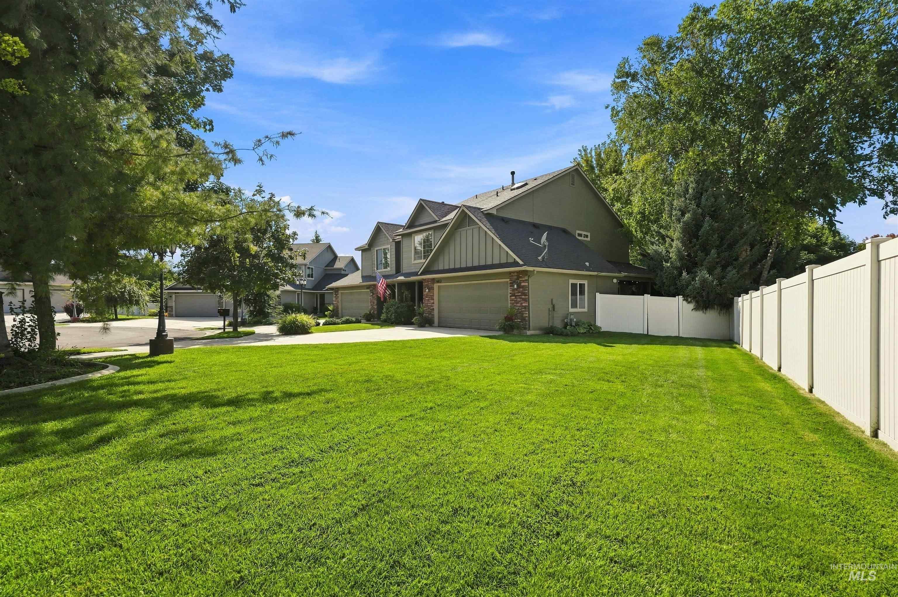 663 N Shadowfox Pl Property Photo 46
