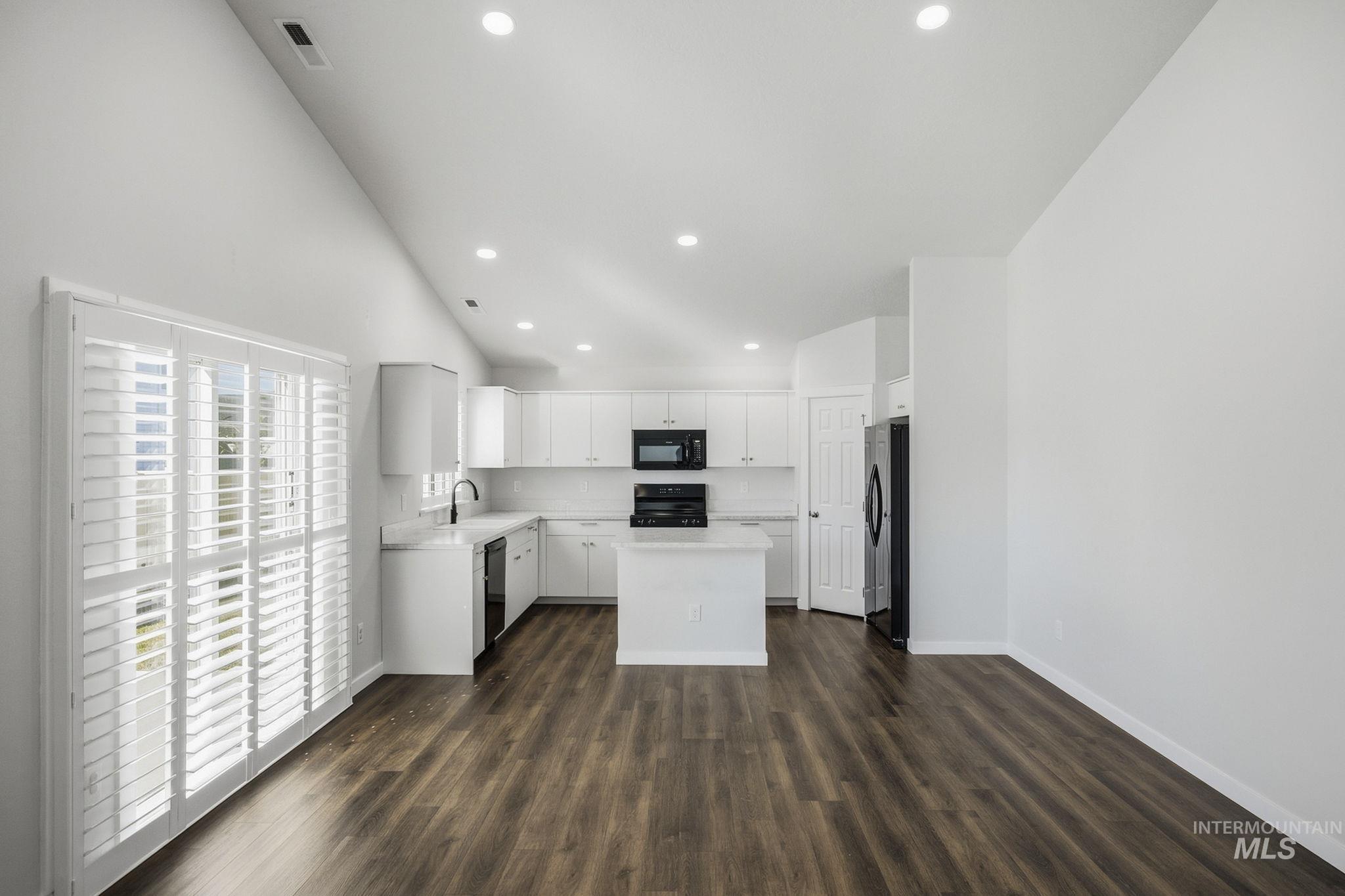 2175 W Arya St Property Photo 8
