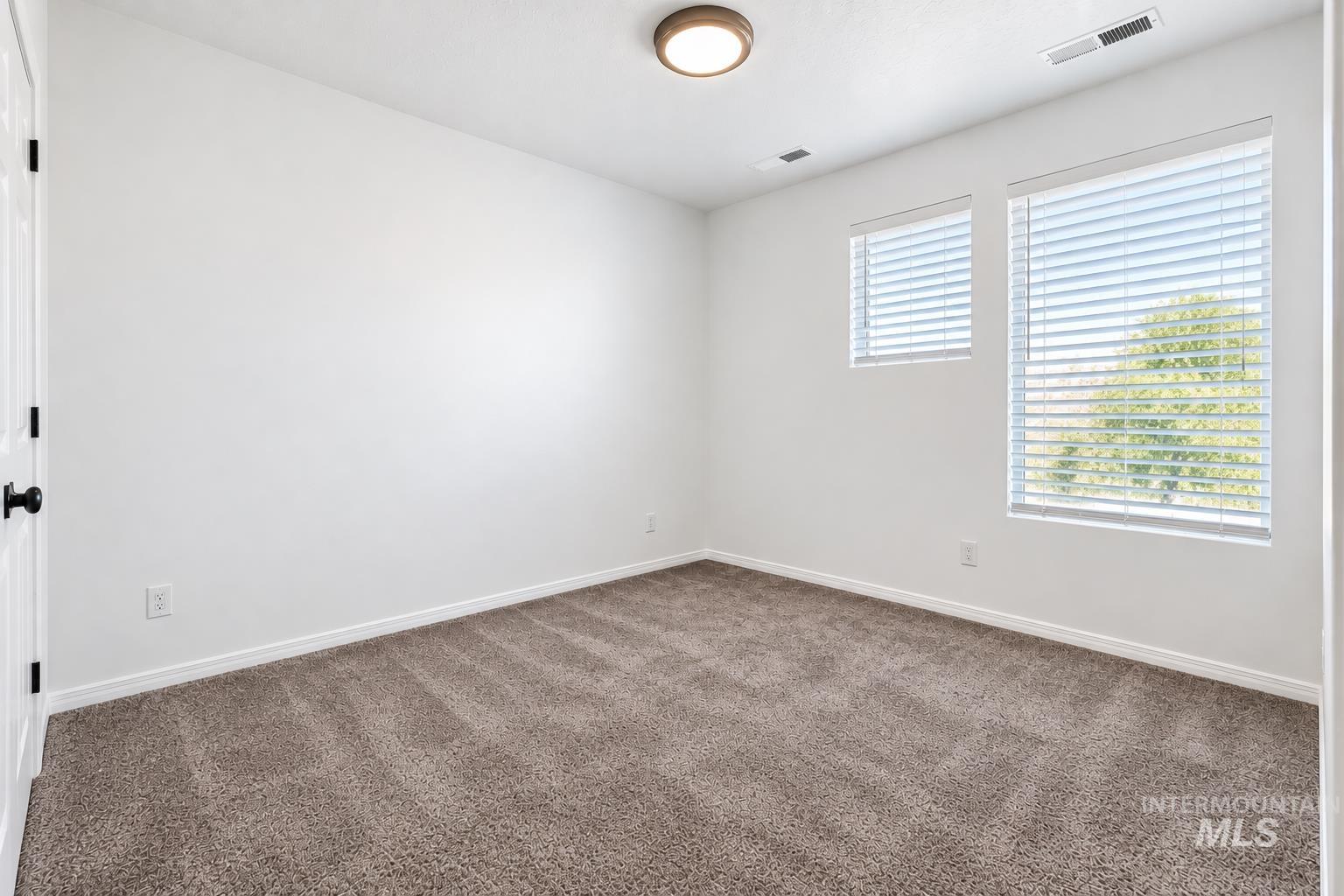 2123 N Kenneth Ave Property Photo 22