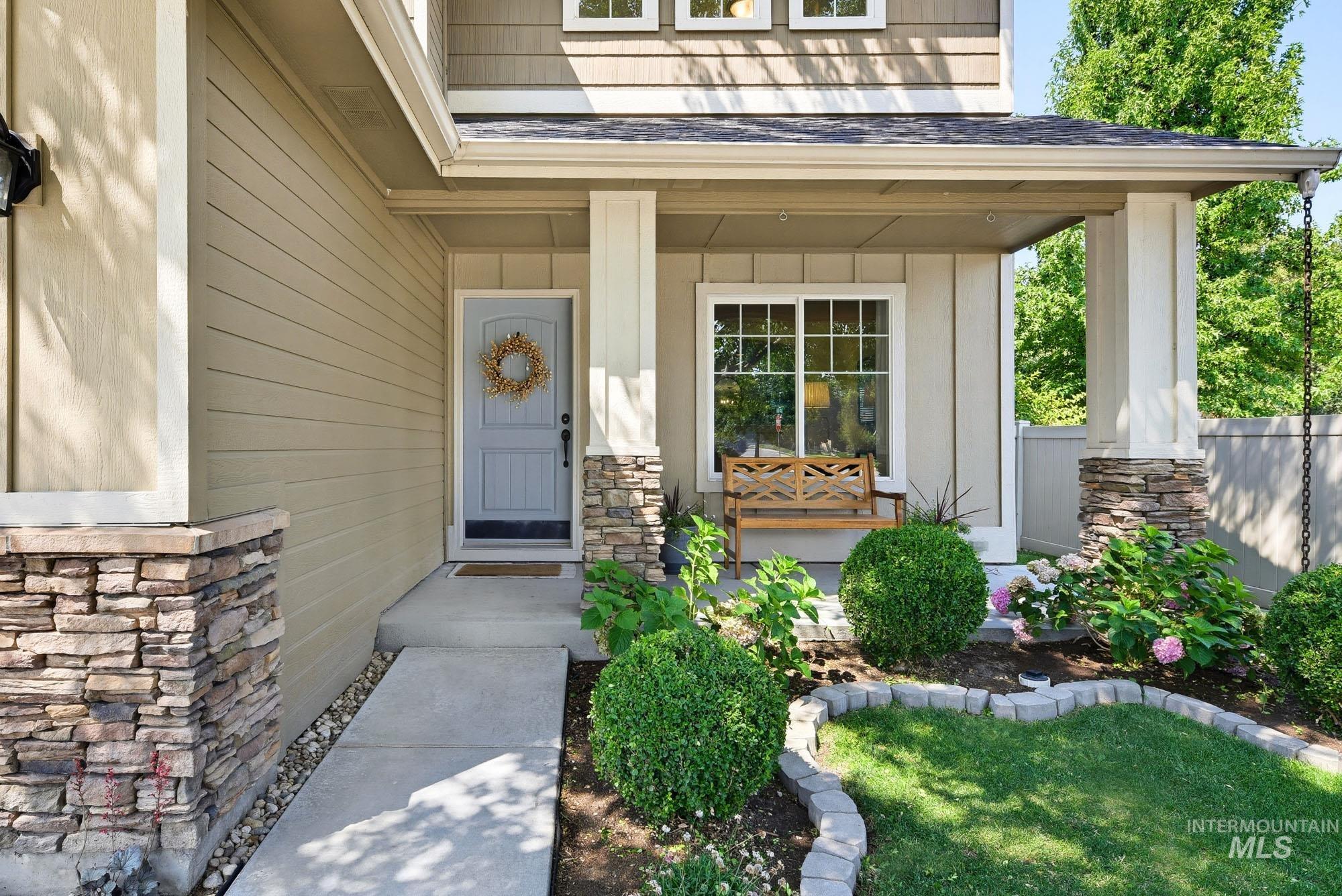 4094 E Arch Dr Property Photo 2