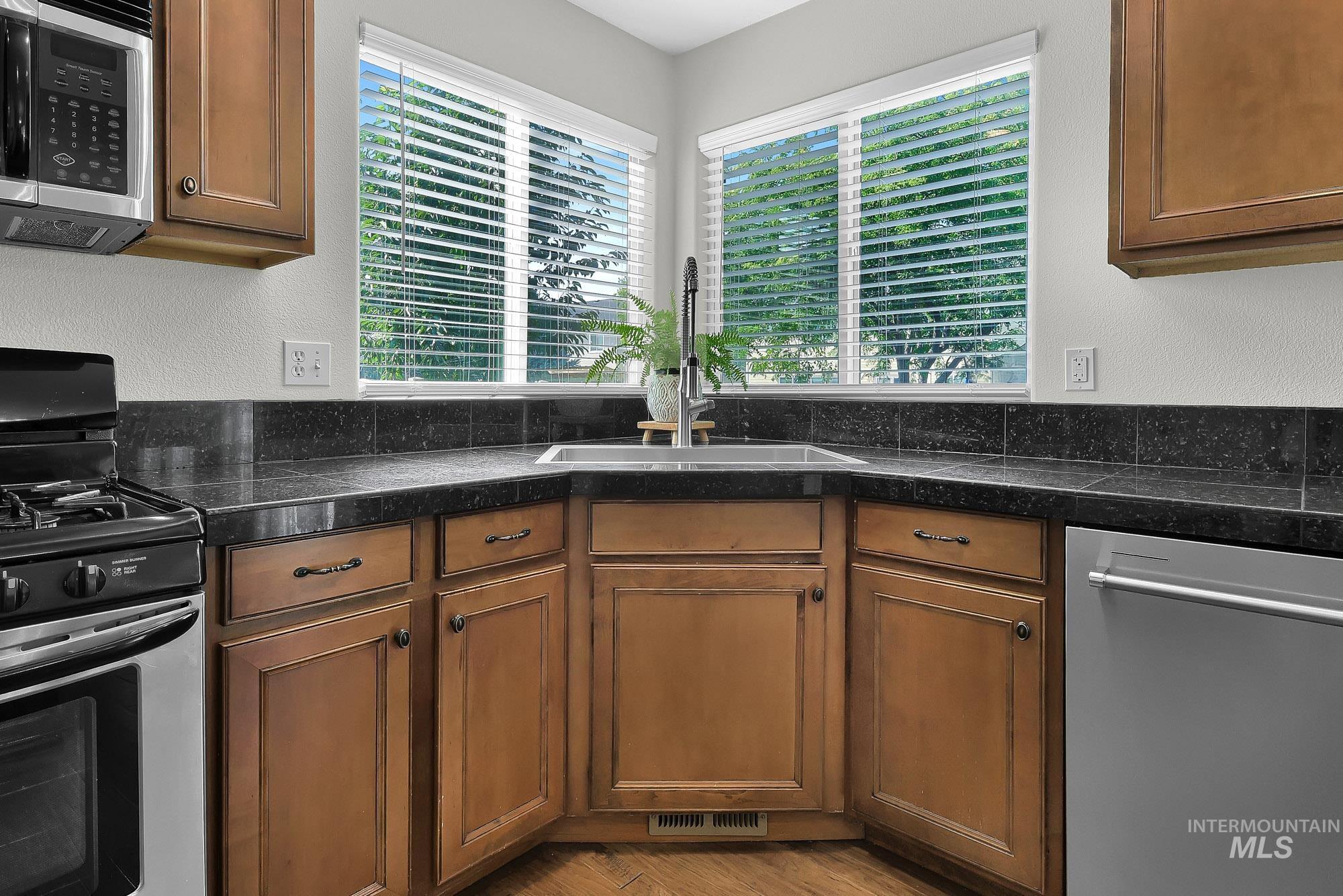 4094 E Arch Dr Property Photo 12