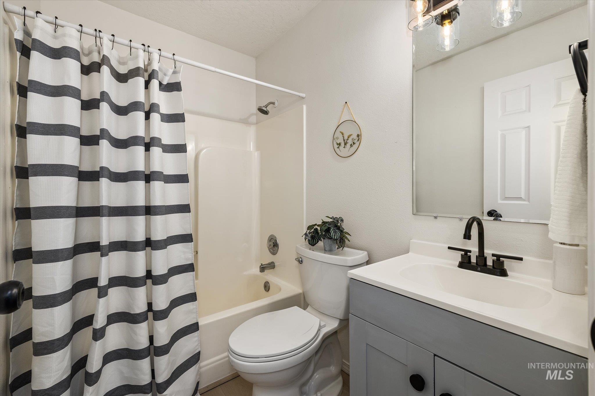 1005 S Bonneville Dr Property Photo 21