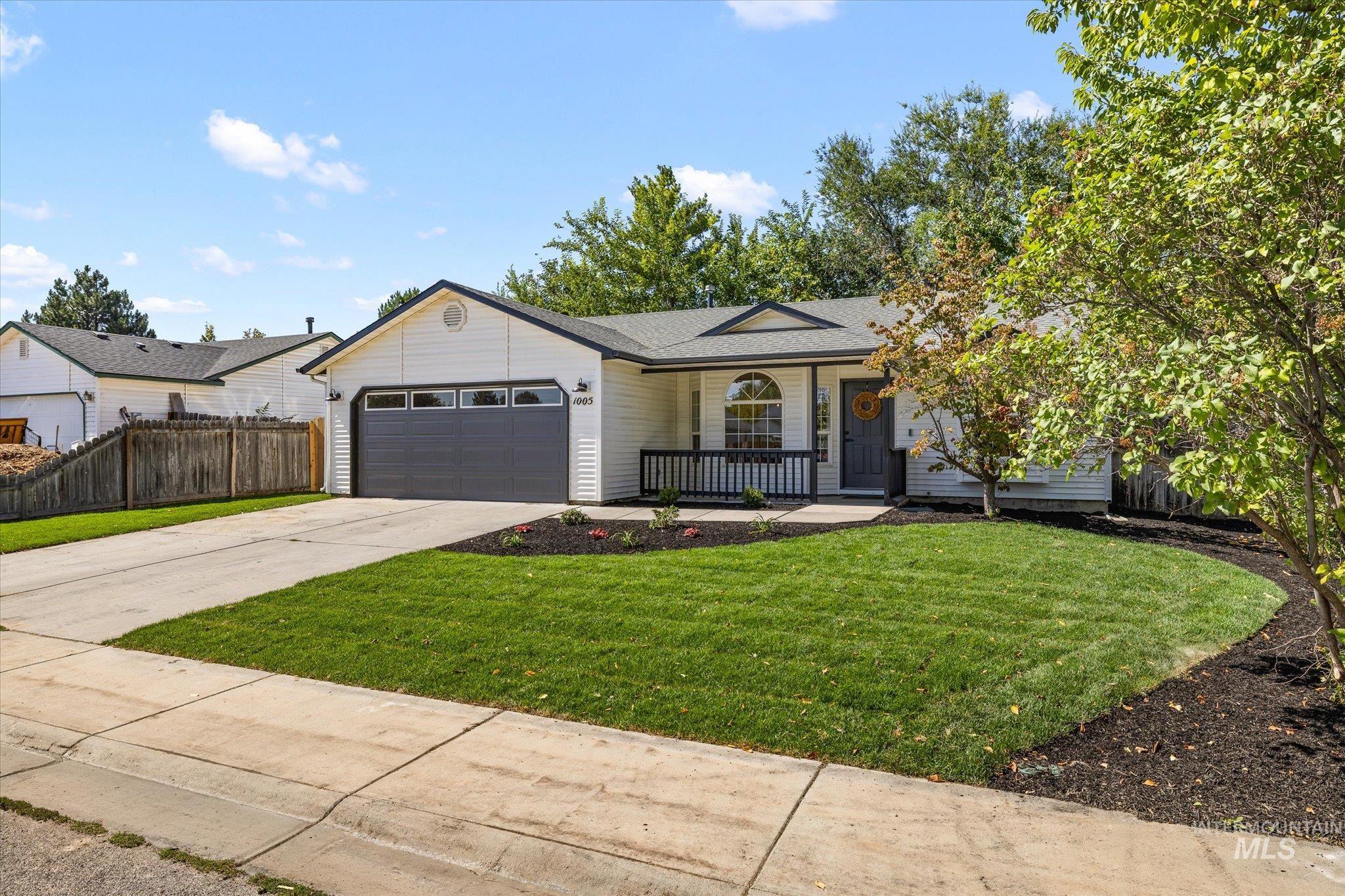 1005 S Bonneville Dr Property Photo 2