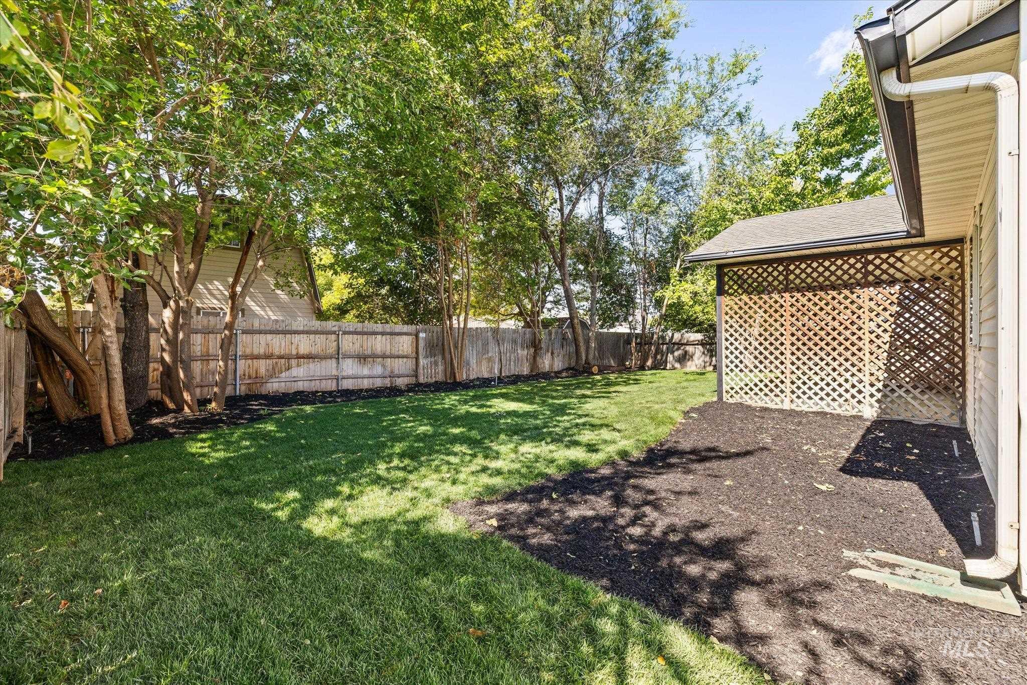 1005 S Bonneville Dr Property Photo 26