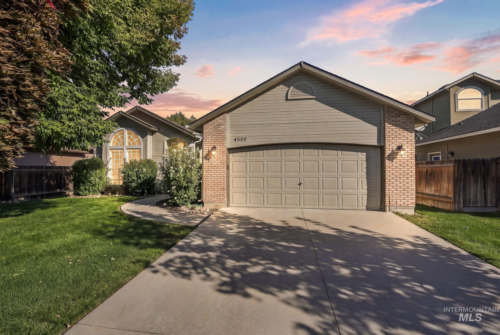 4352 E Arborvitae Dr Property Photo 1