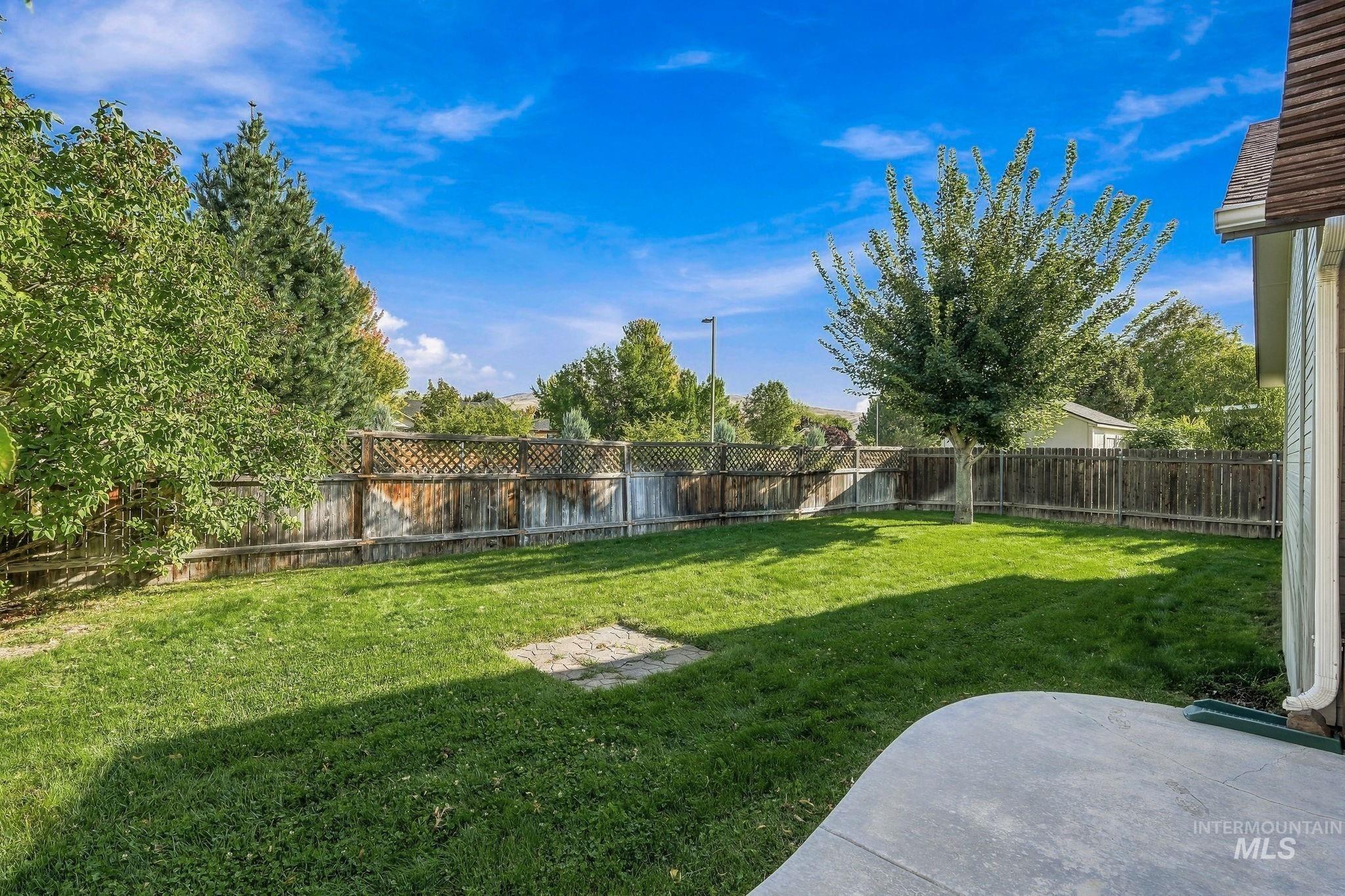 4352 E Arborvitae Dr Property Photo 2