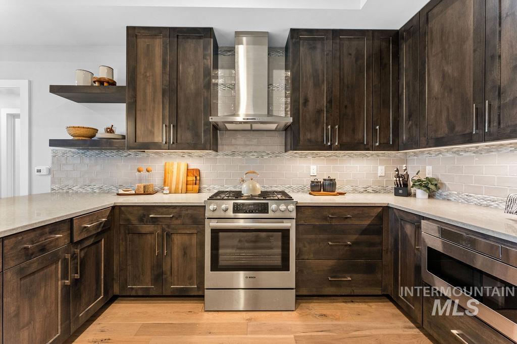 880 W River Property Photo 11
