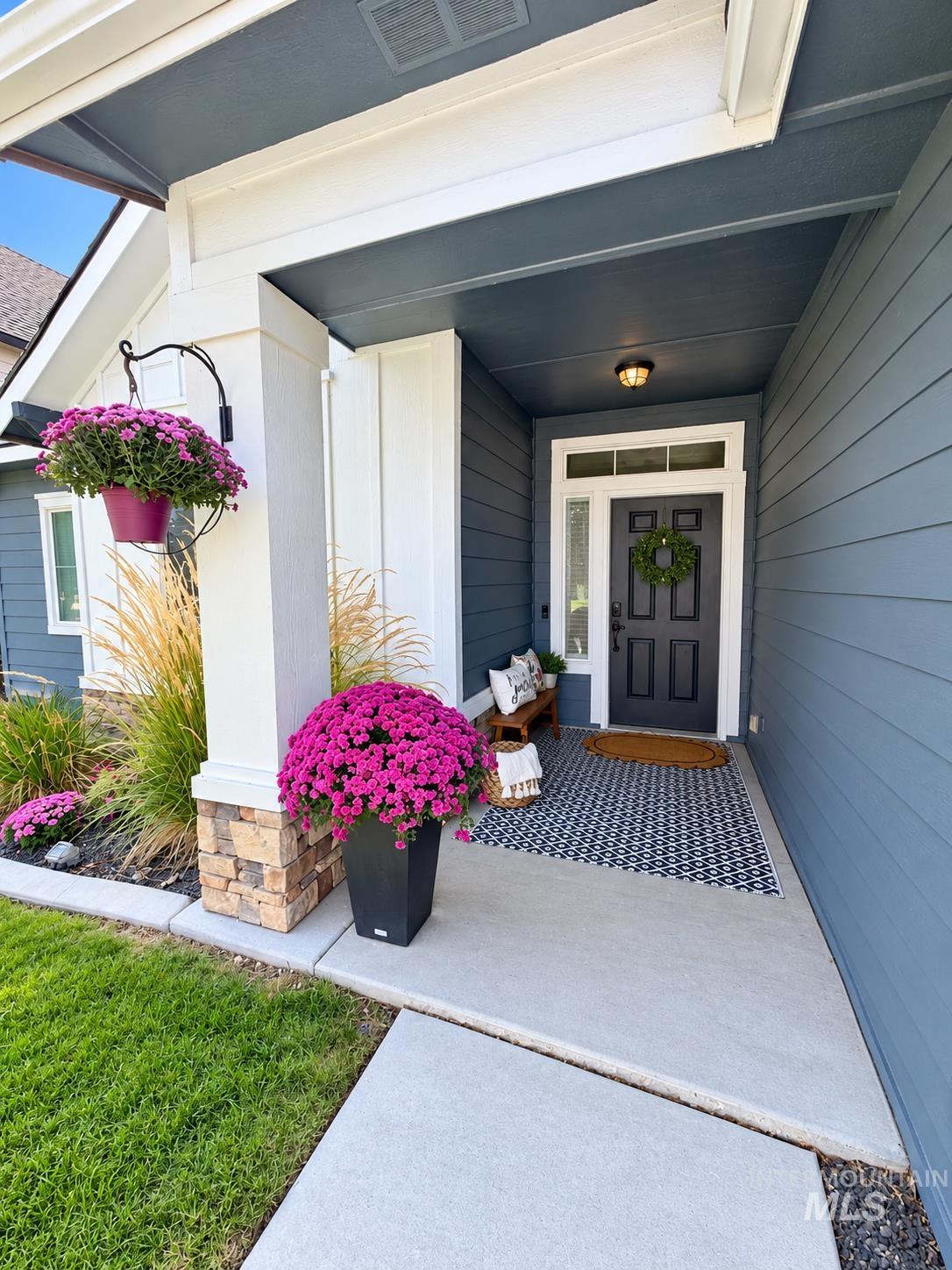 15687 Moosehorn Way Property Photo 4