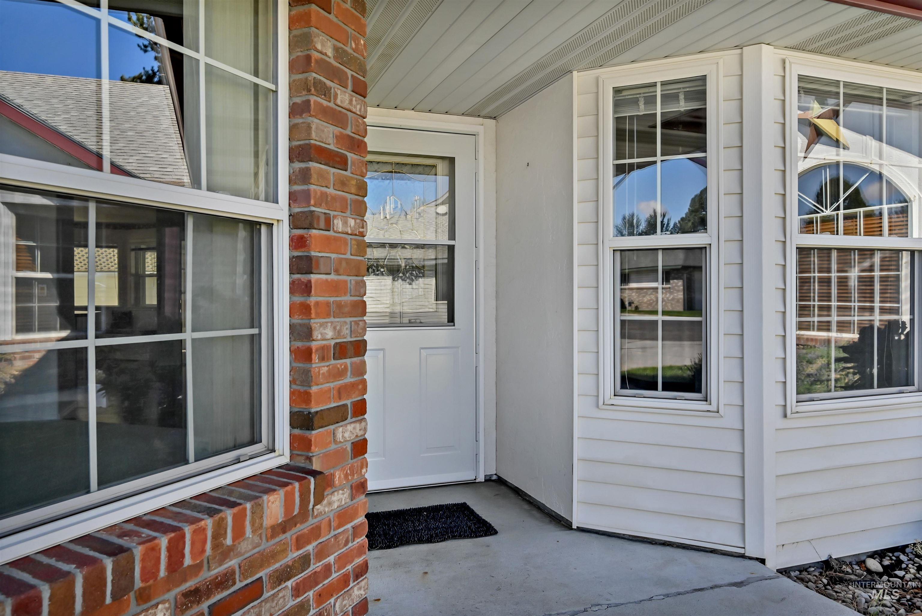 112 Country Lane Loop Property Photo 3
