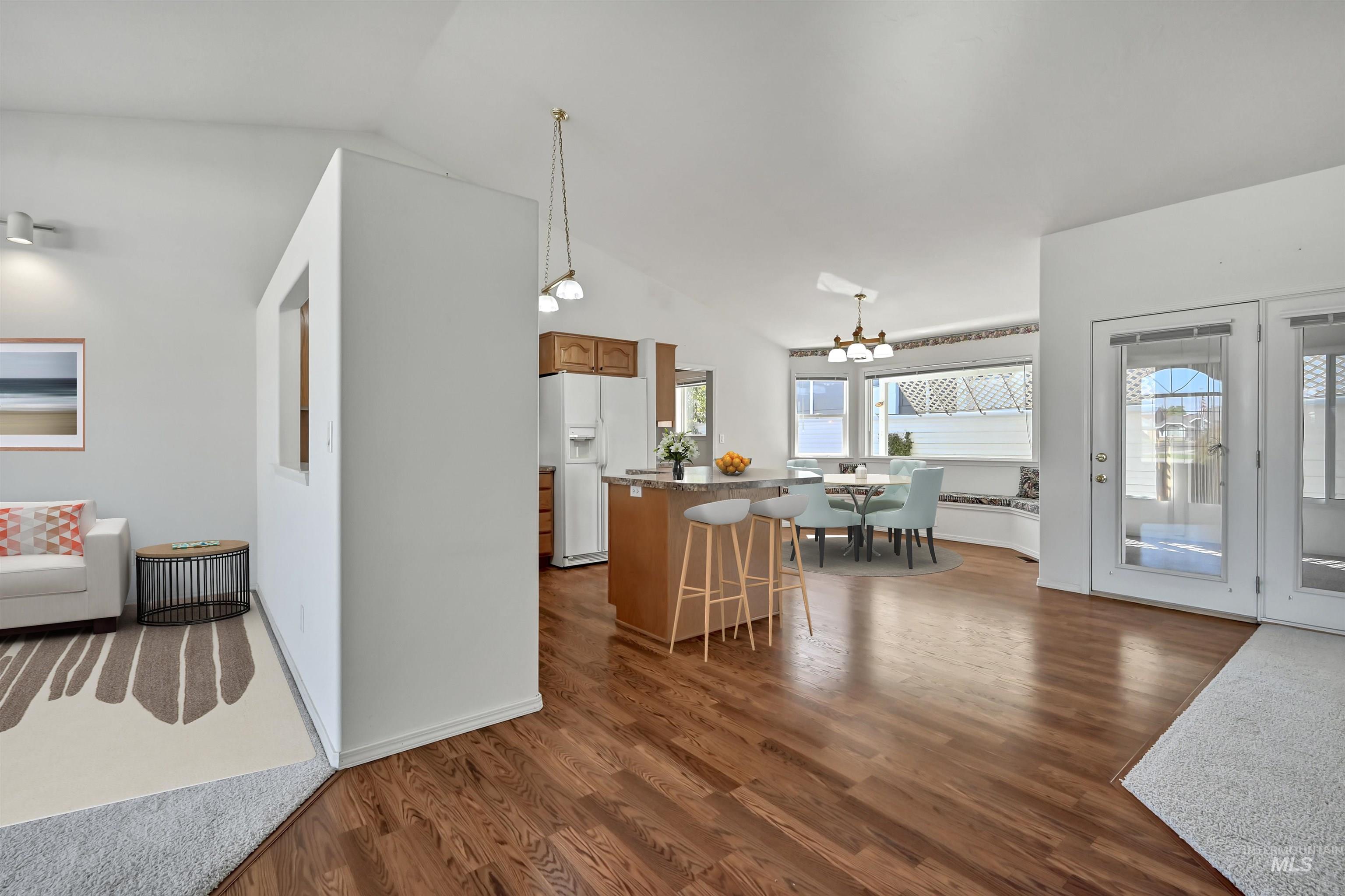 112 Country Lane Loop Property Photo 4