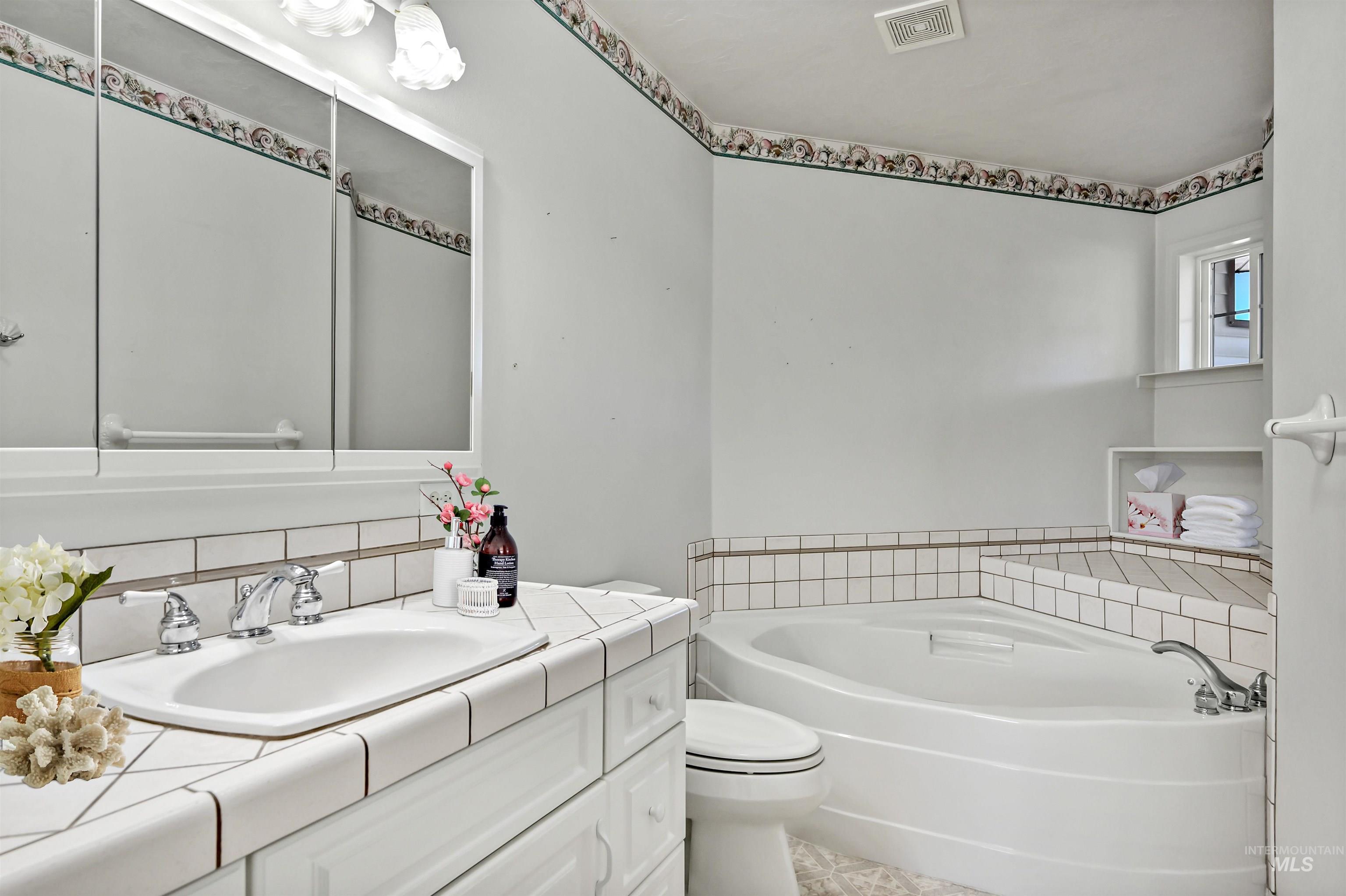 112 Country Lane Loop Property Photo 14