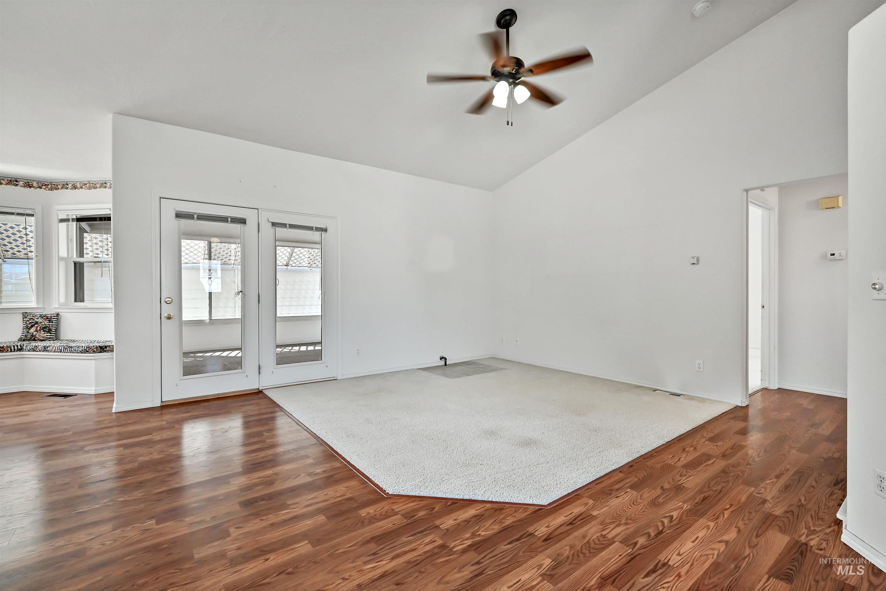 112 Country Lane Loop Property Photo 27