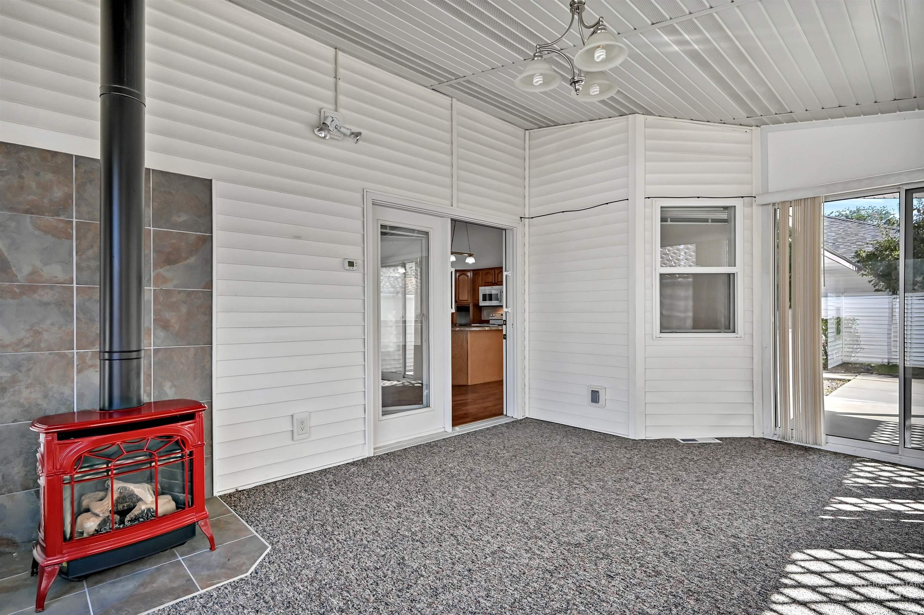 112 Country Lane Loop Property Photo 30