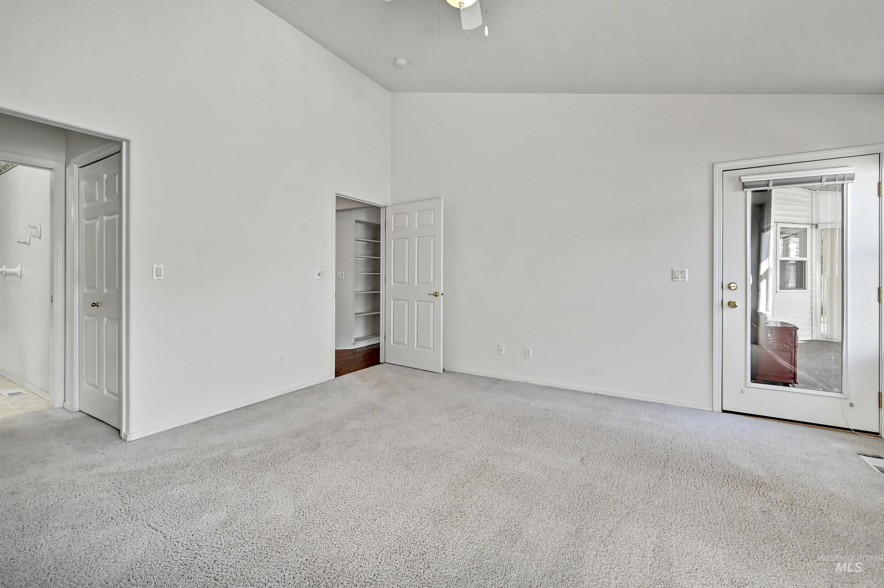 112 Country Lane Loop Property Photo 33