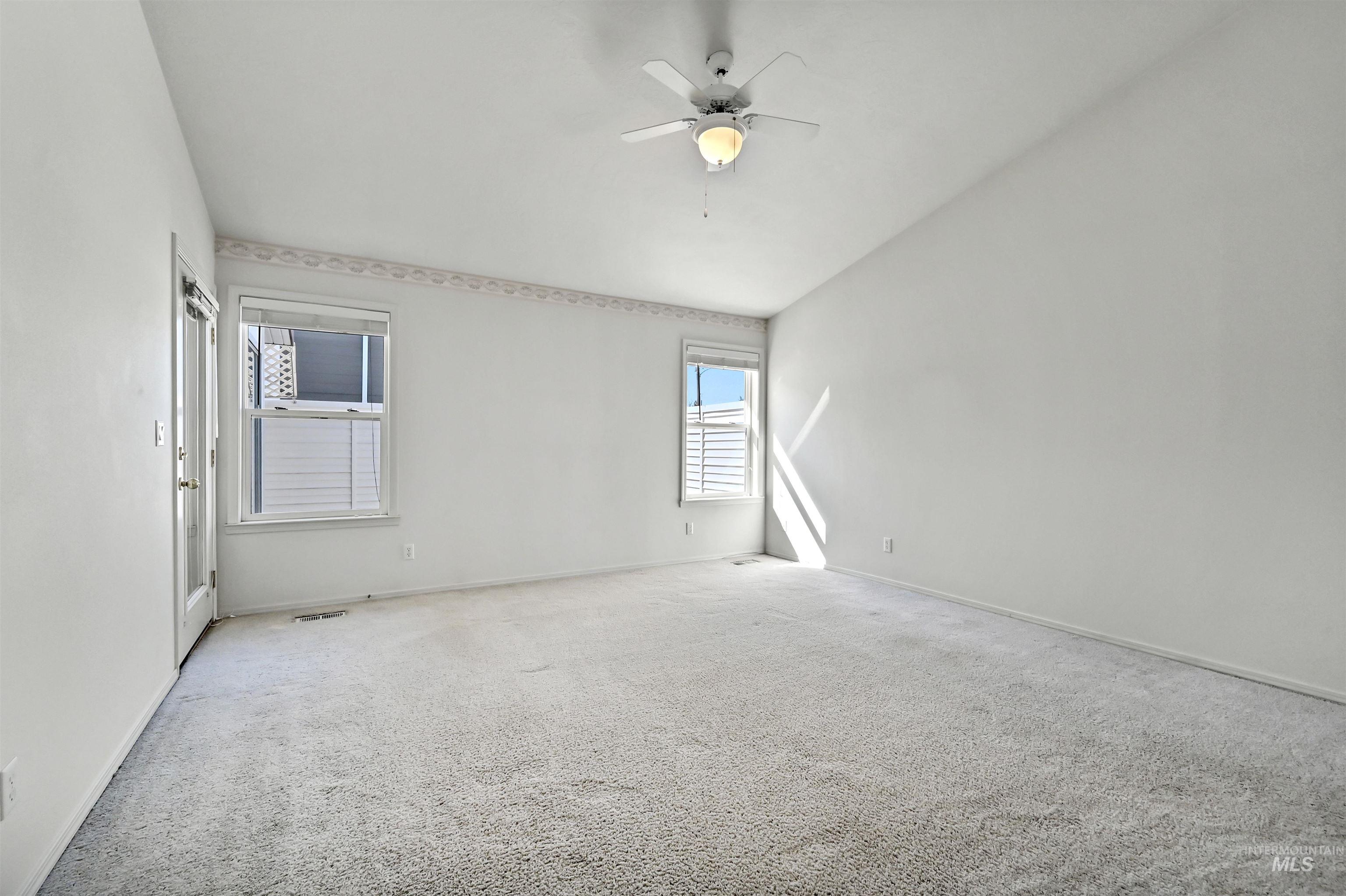 112 Country Lane Loop Property Photo 34