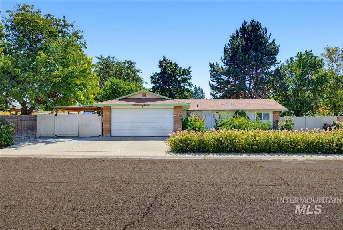2415 E Colorado Ave Property Photo 1