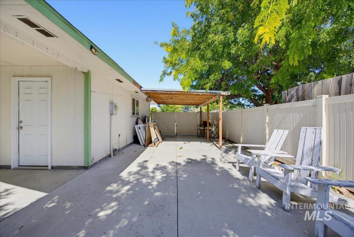 2415 E Colorado Ave Property Photo 4