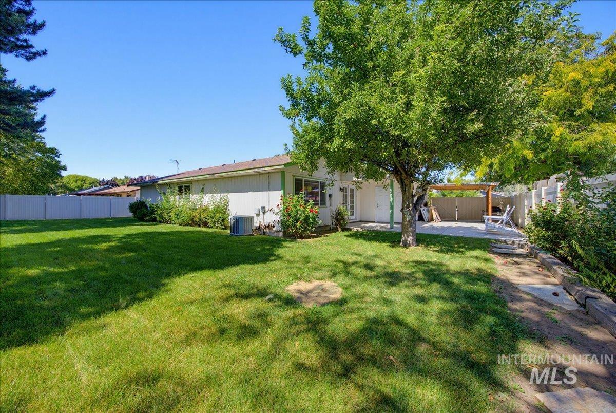 2415 E Colorado Ave Property Photo 6