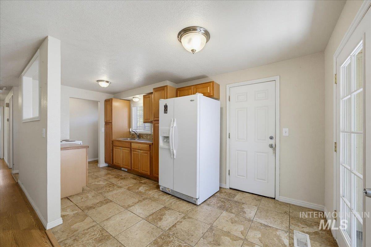 2415 E Colorado Ave Property Photo 15