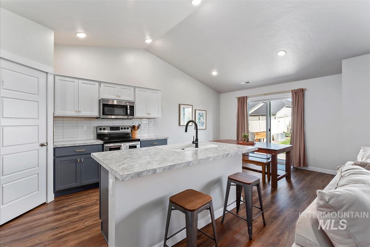 17296 N Nightjar Way Property Photo 8