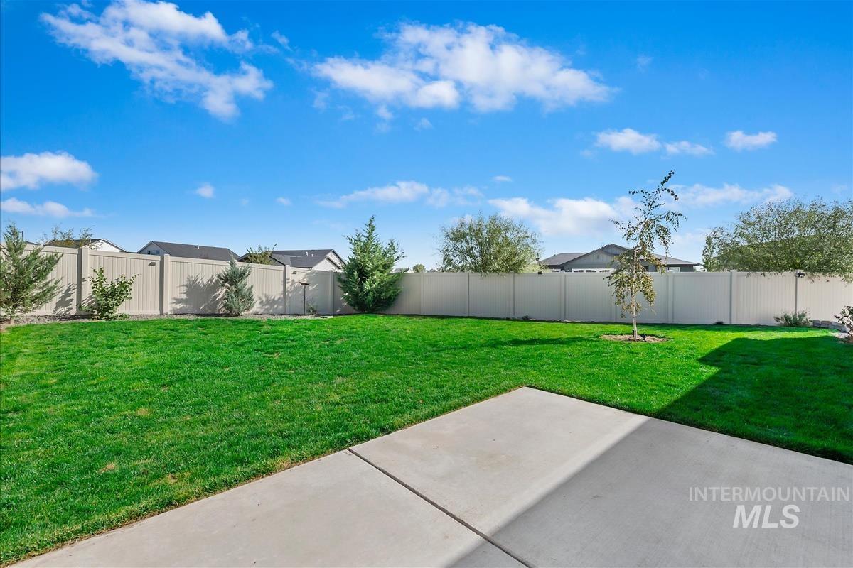 17296 N Nightjar Way Property Photo 24