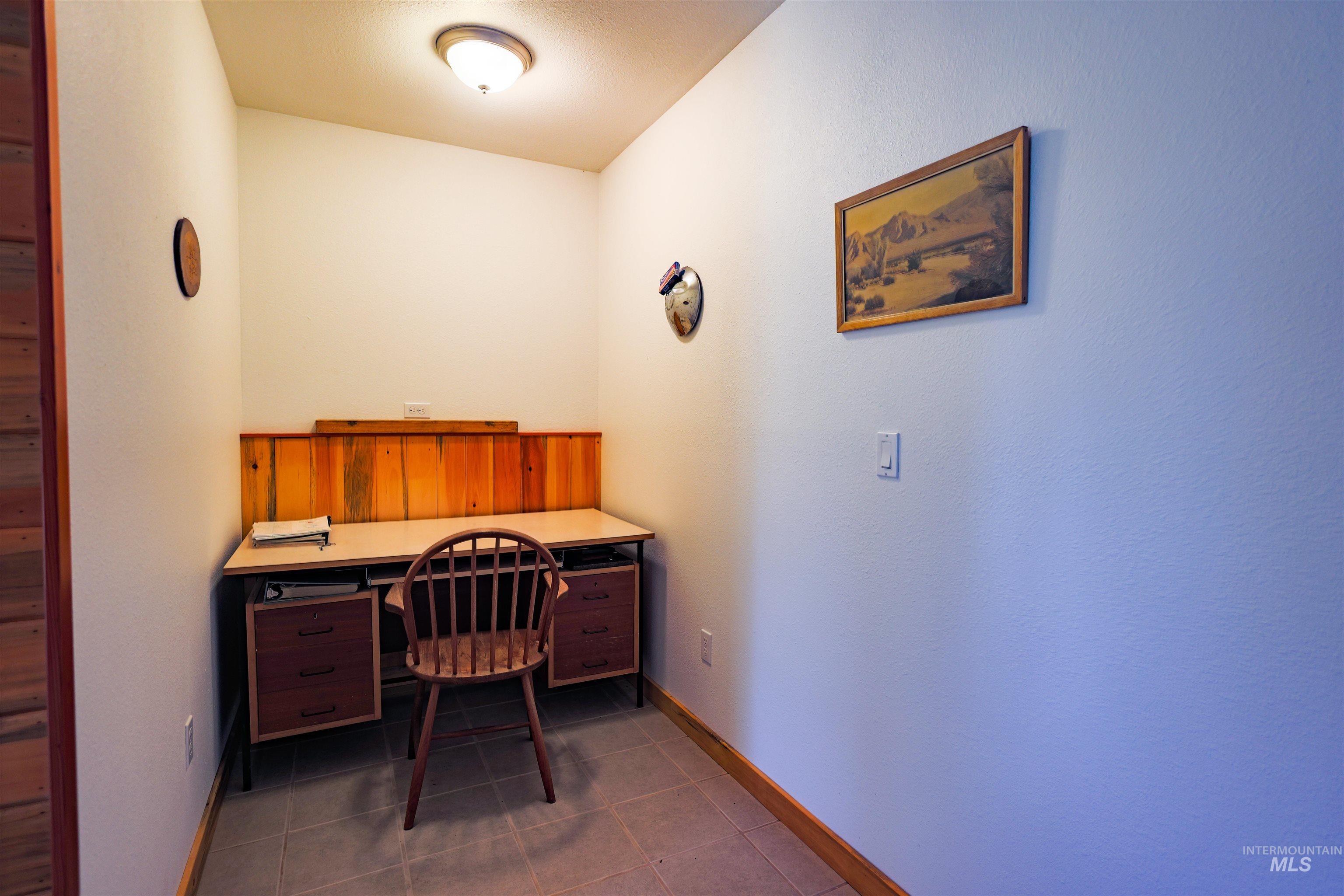2391 Glenwood Rd Property Photo 27