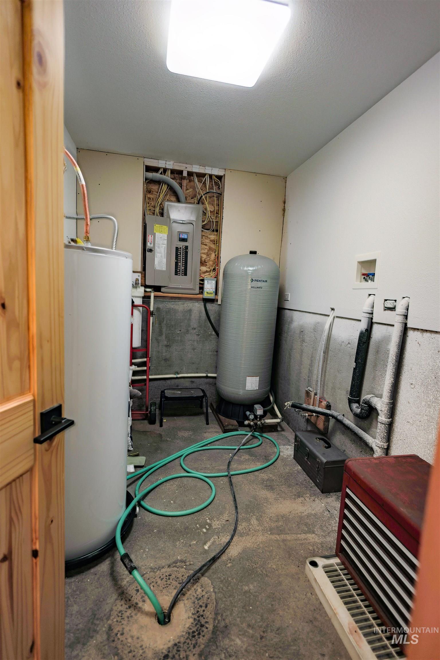 2391 Glenwood Rd Property Photo 28