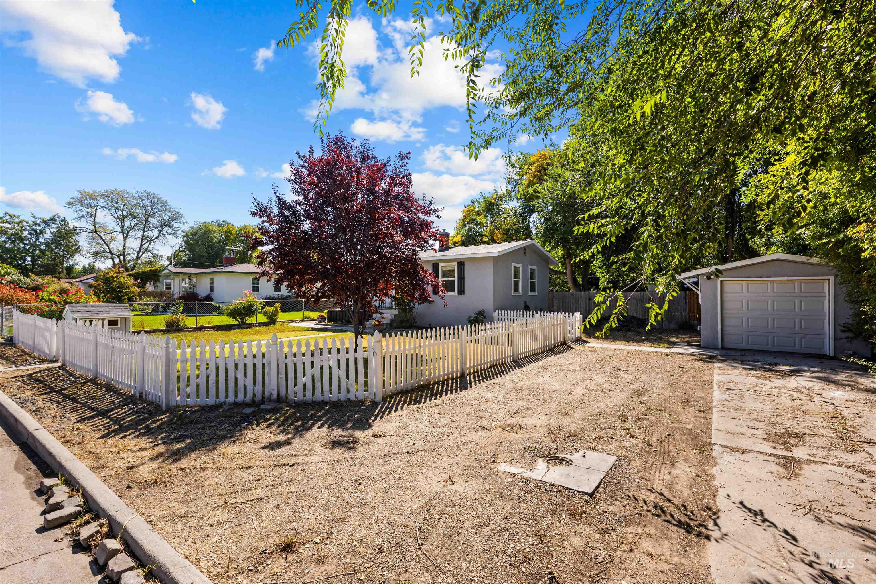 209 W Elm St Property Photo 35