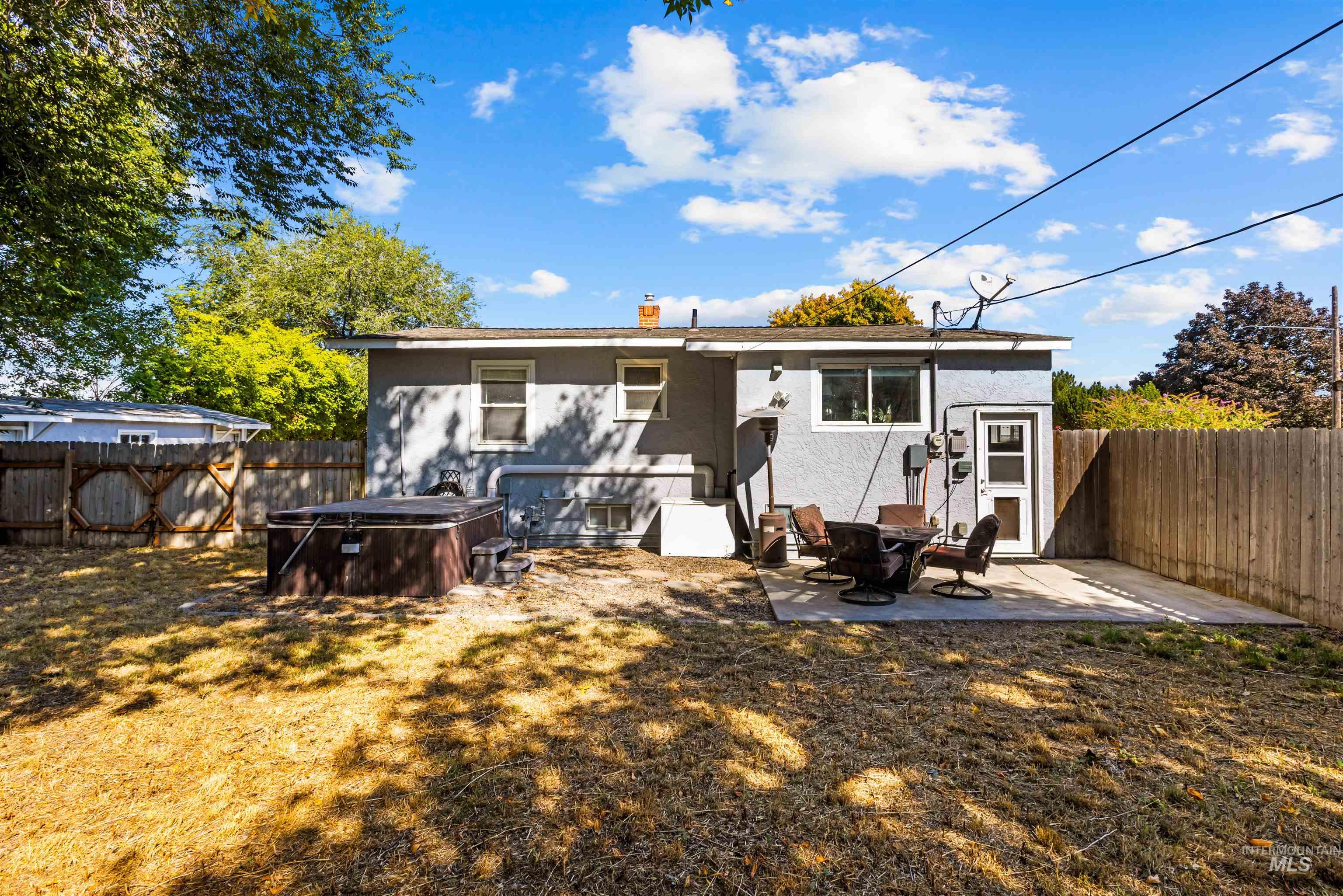 209 W Elm St Property Photo 36