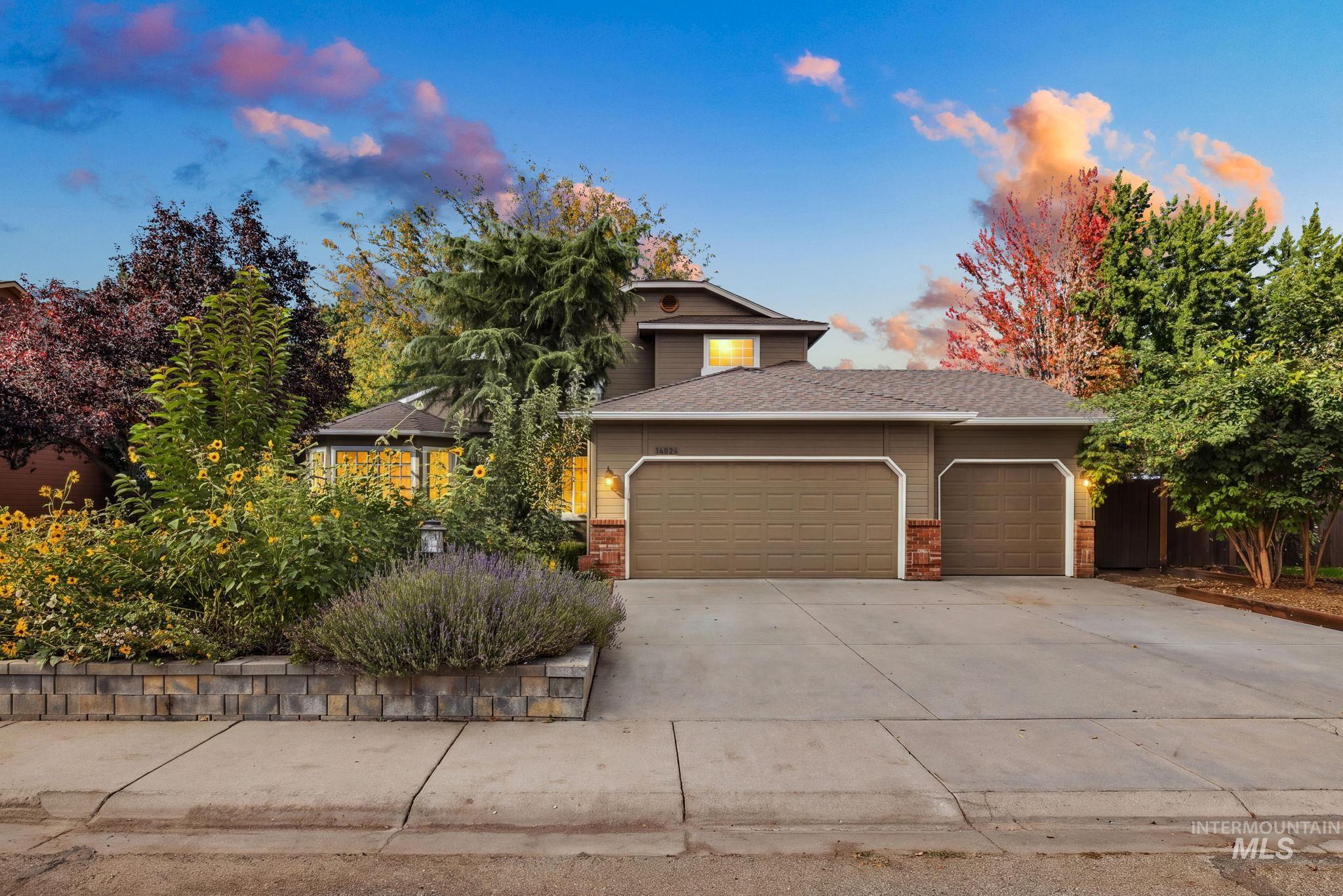14026 W Bunkerhill St Property Photo 1