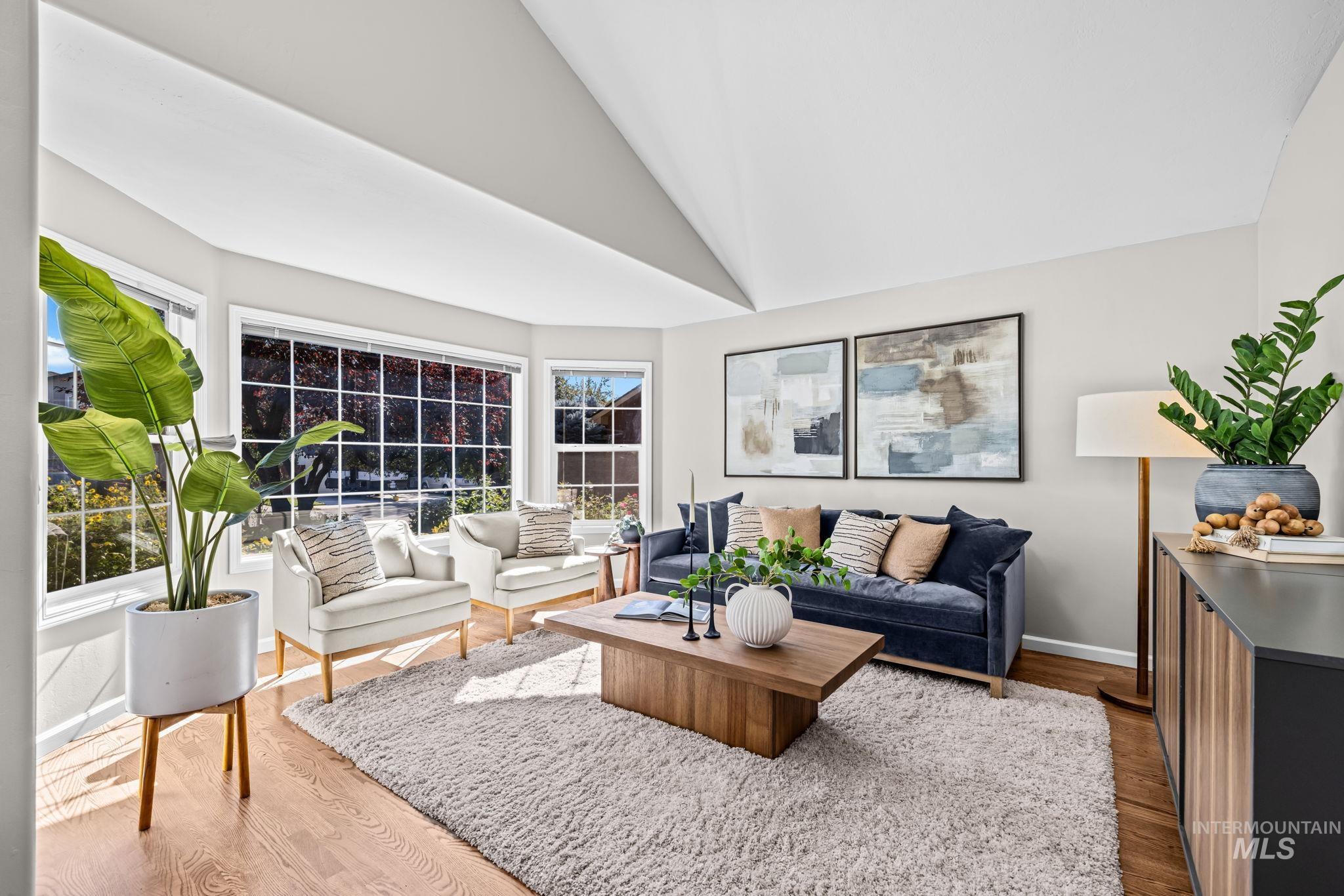 14026 W Bunkerhill St Property Photo 6