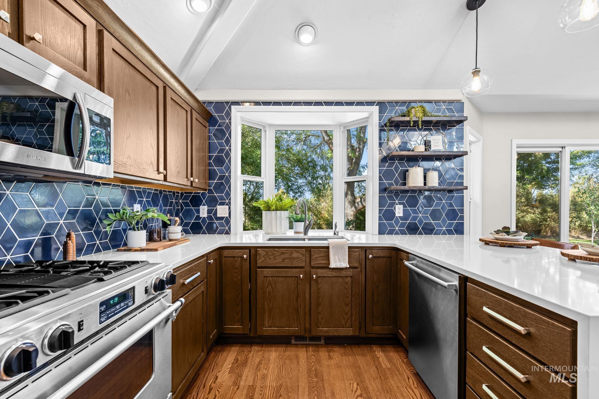 14026 W Bunkerhill St Property Photo 13