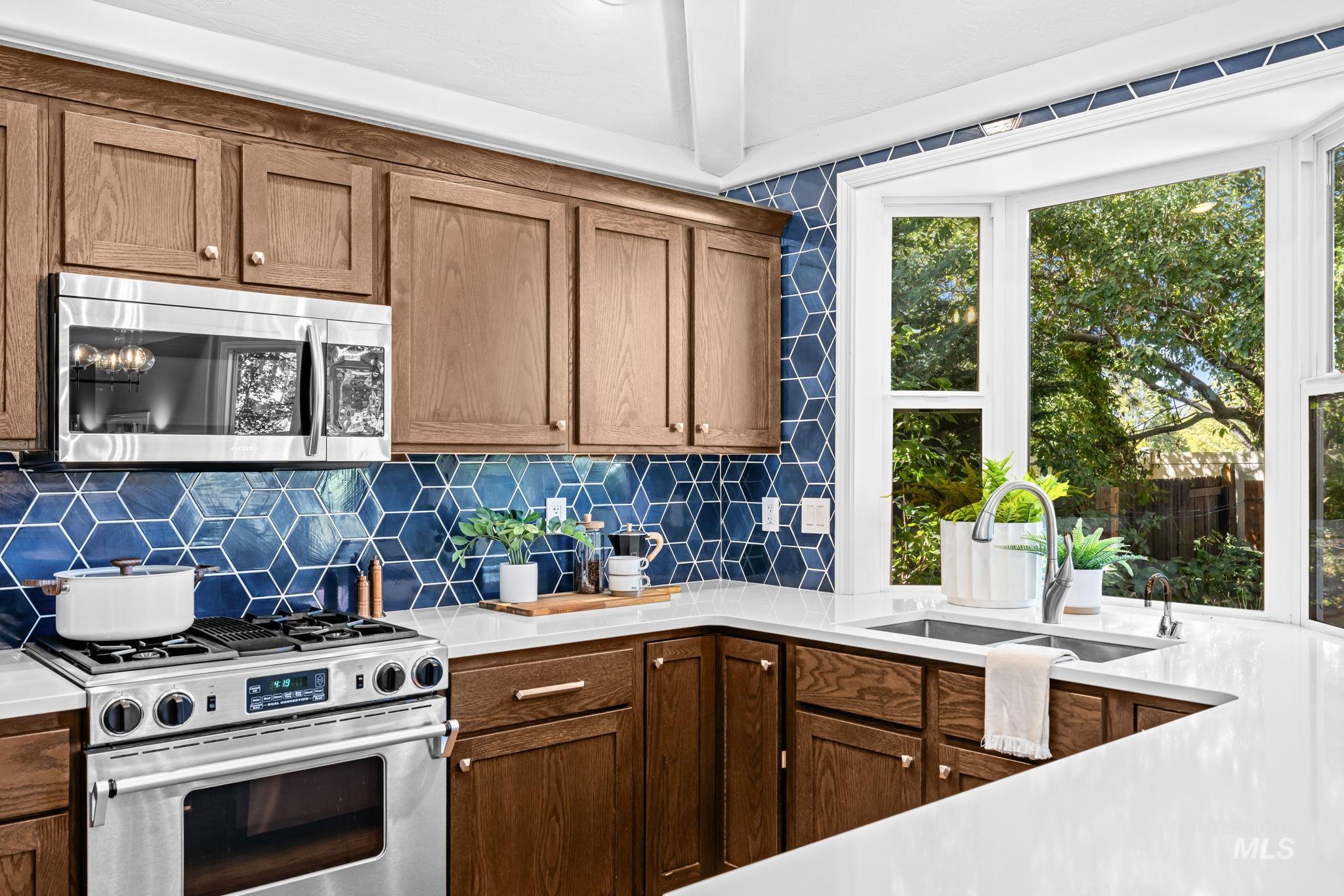 14026 W Bunkerhill St Property Photo 15