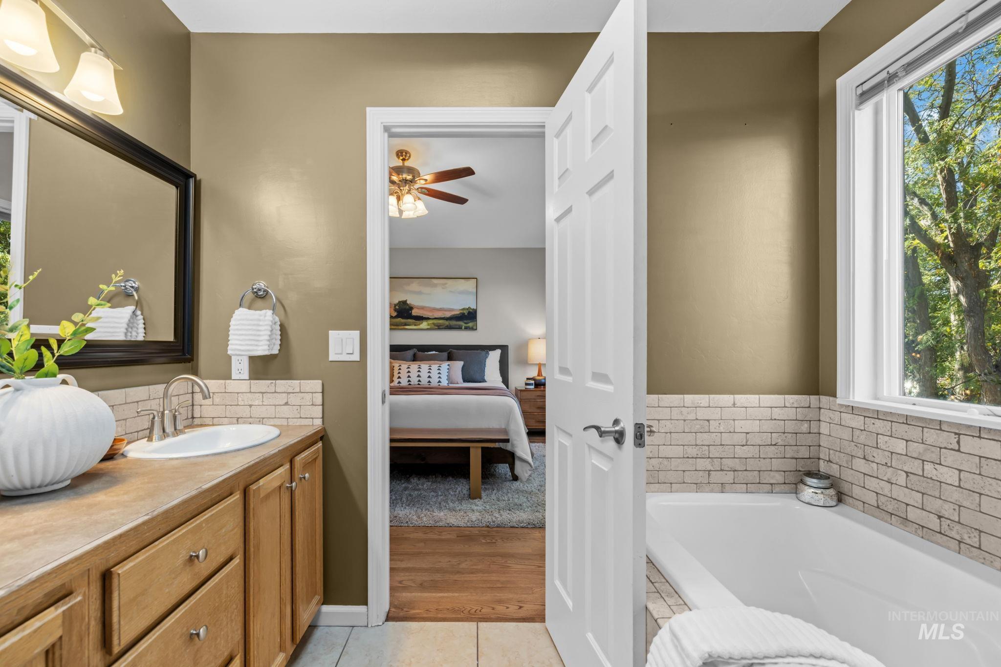 14026 W Bunkerhill St Property Photo 35