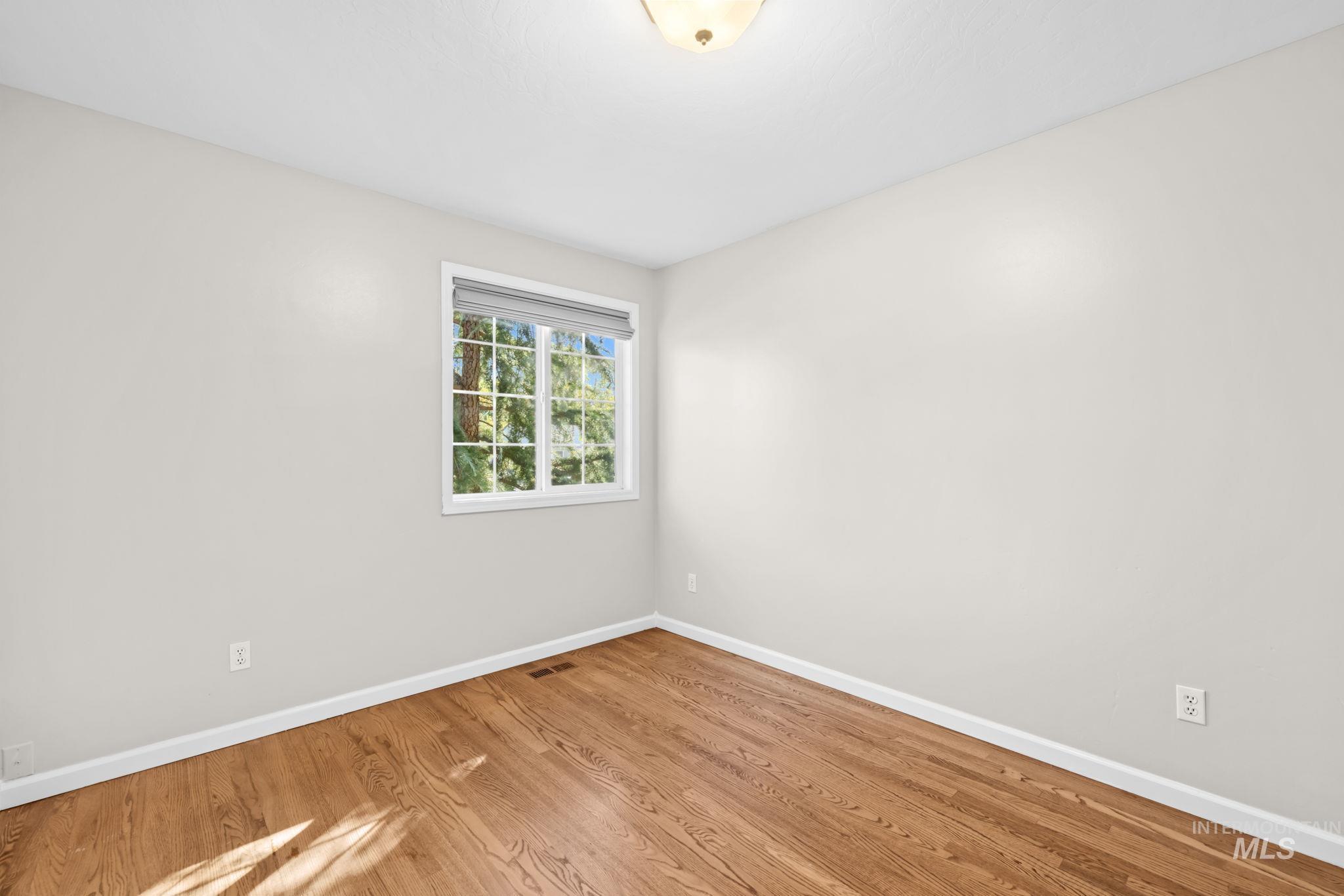 14026 W Bunkerhill St Property Photo 39