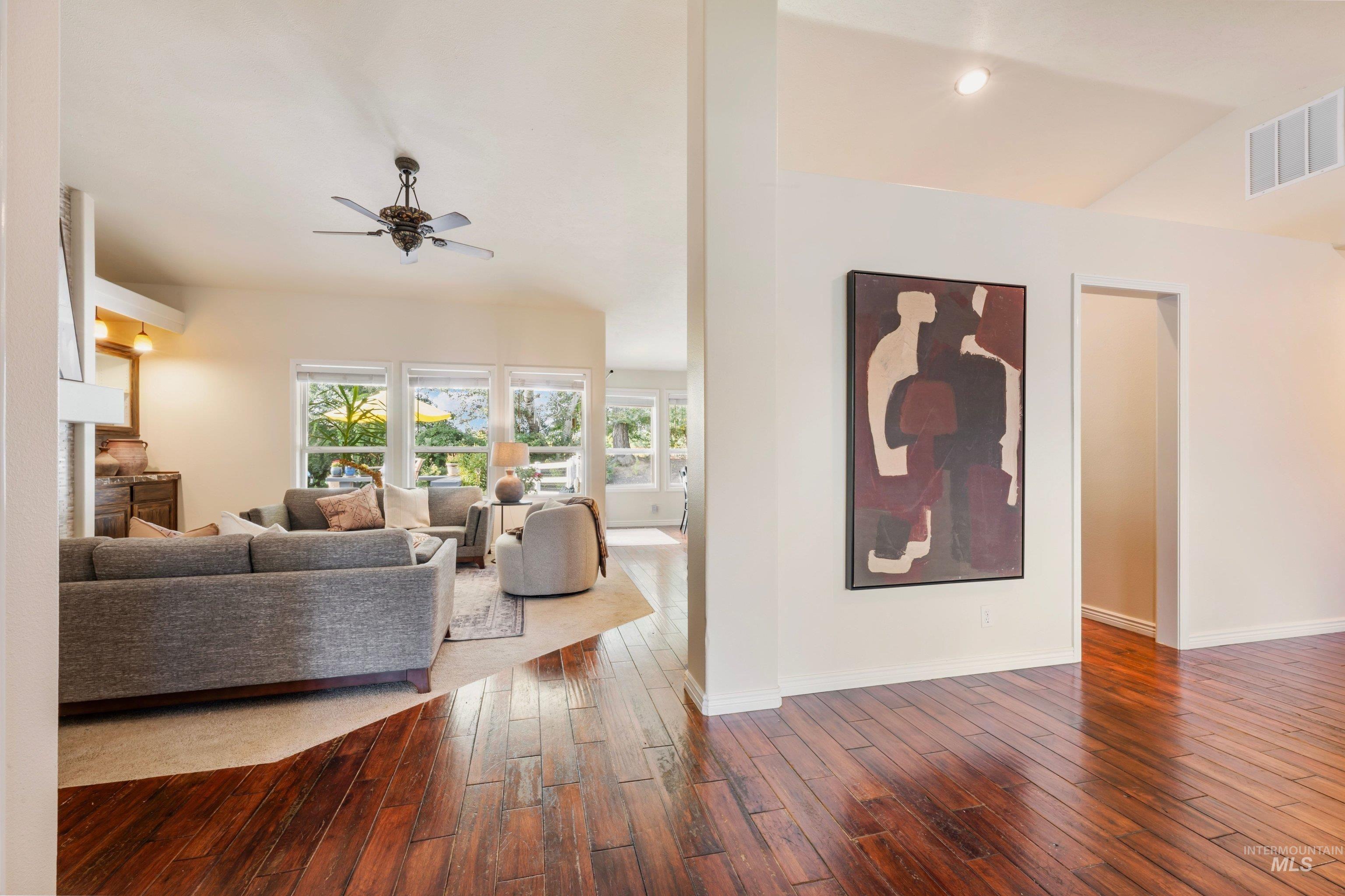 6751 N Barney Lane Property Photo 10