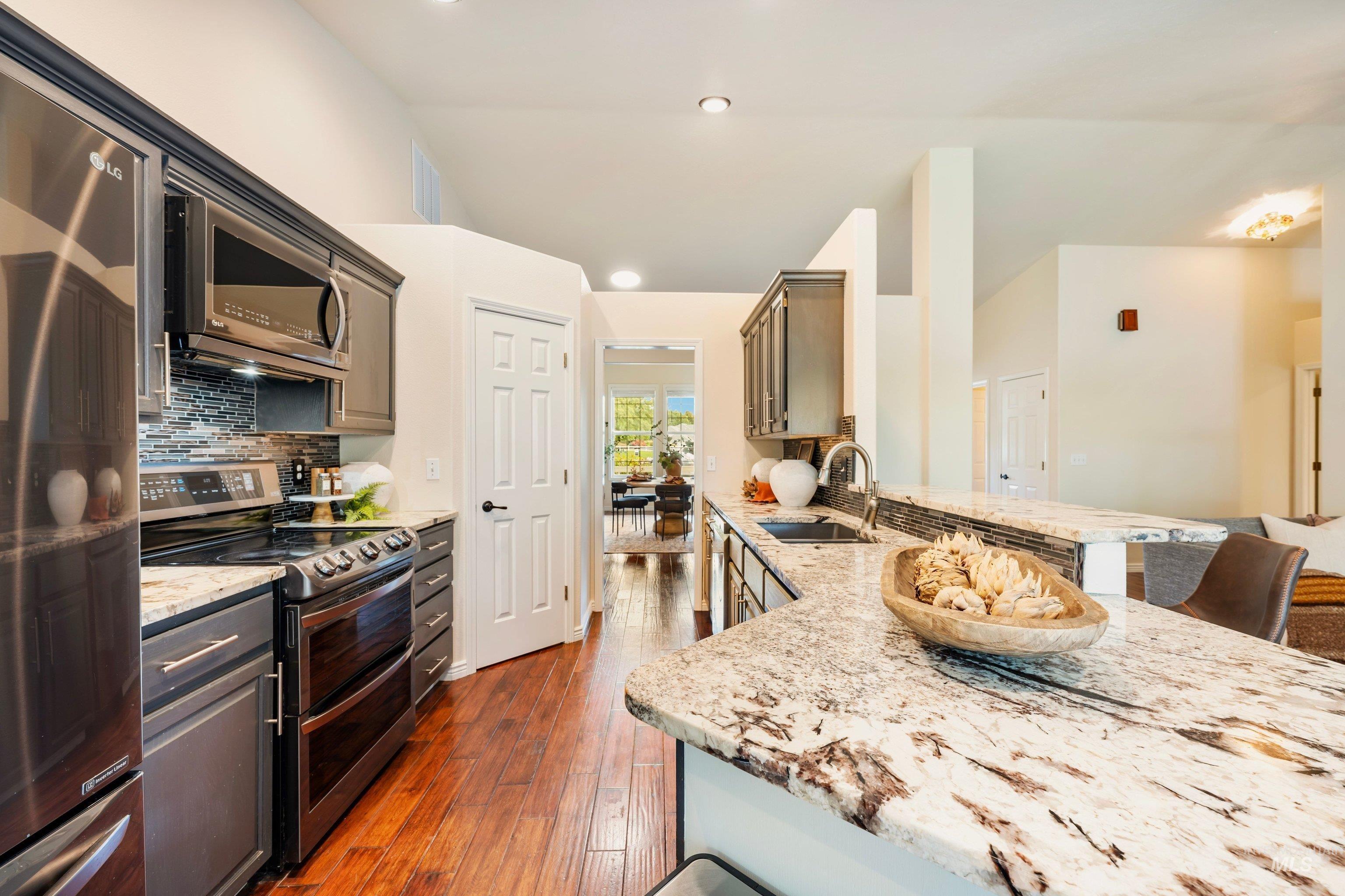 6751 N Barney Lane Property Photo 17