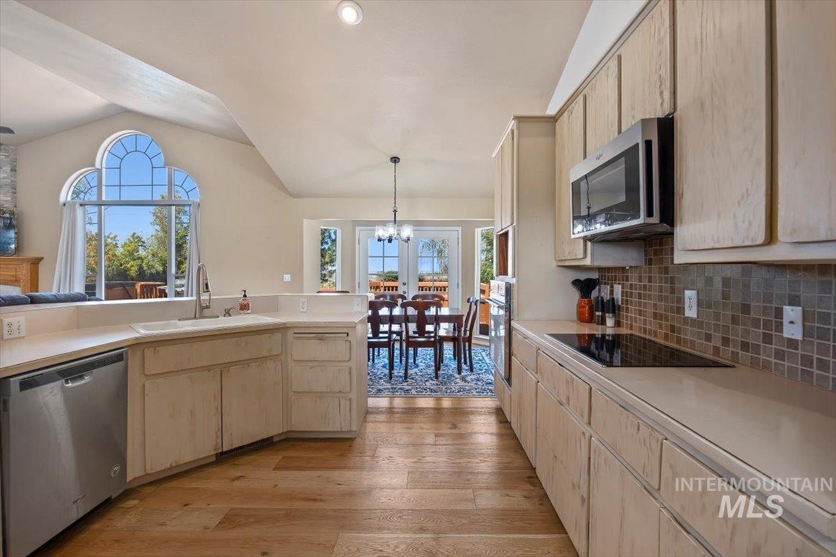 1354 E 4400 N Property Photo 13
