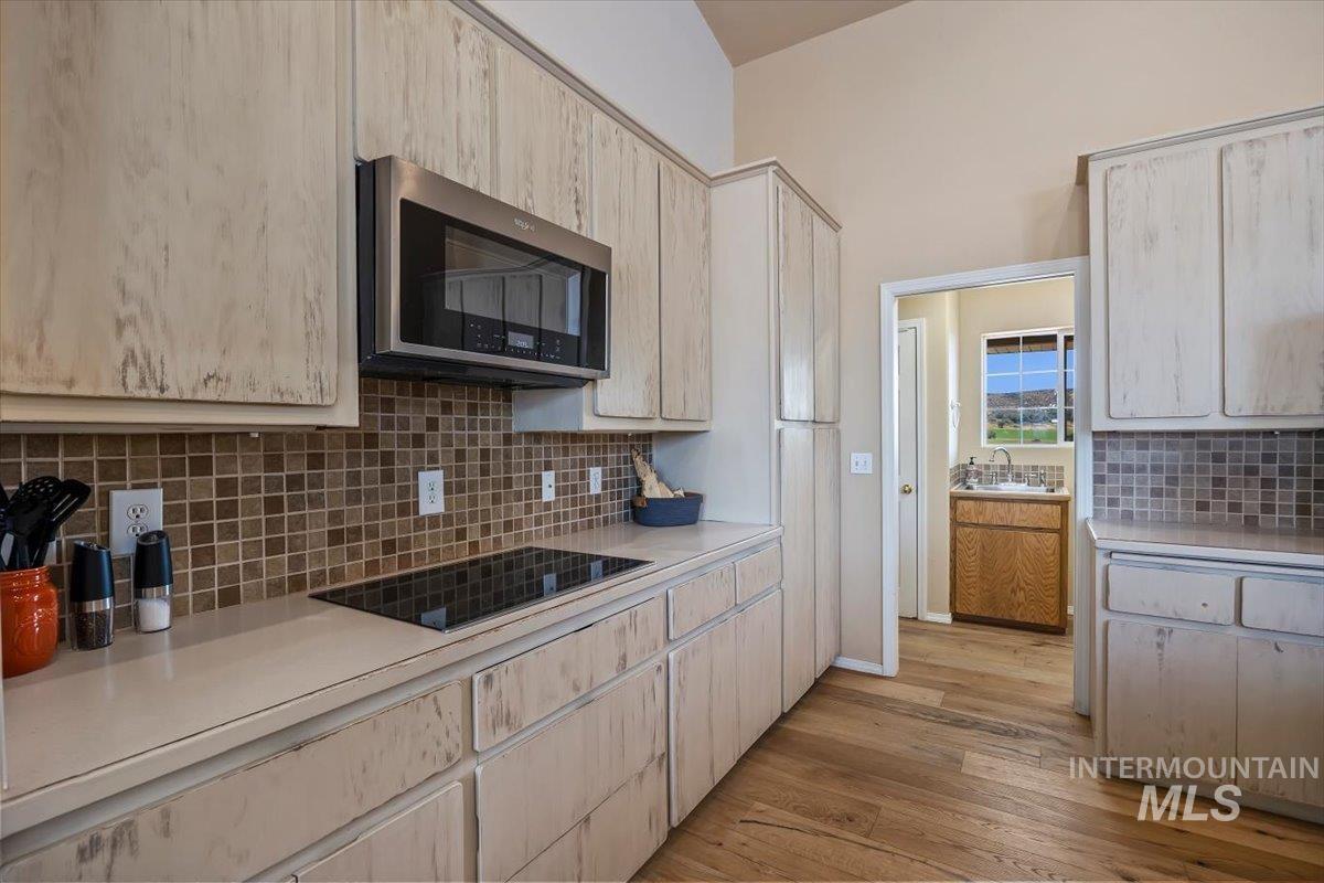 1354 E 4400 N Property Photo 14