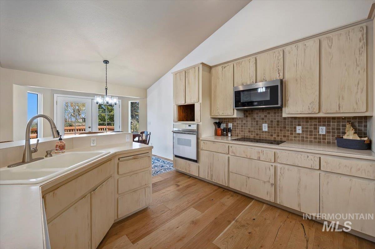 1354 E 4400 N Property Photo 15