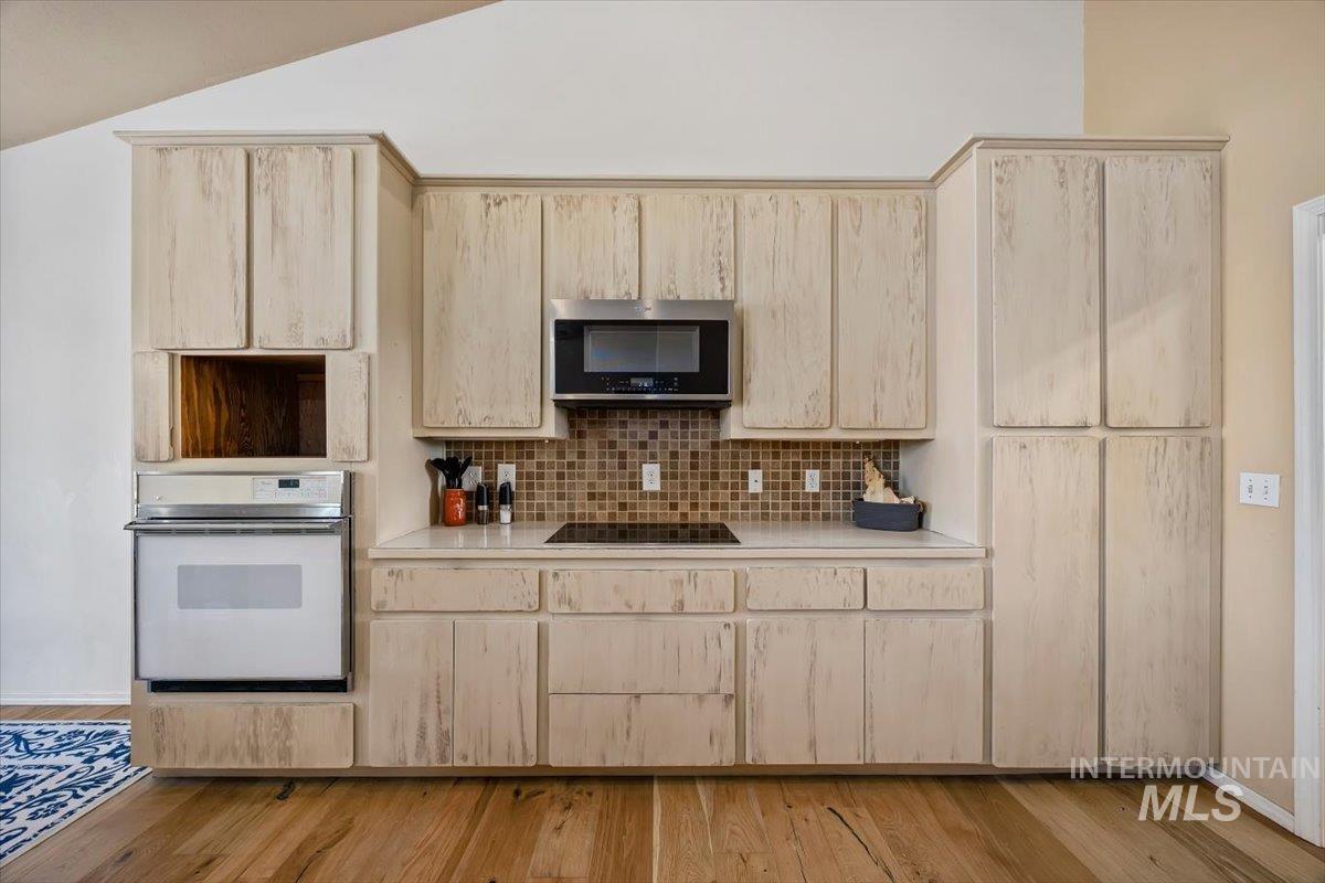 1354 E 4400 N Property Photo 16