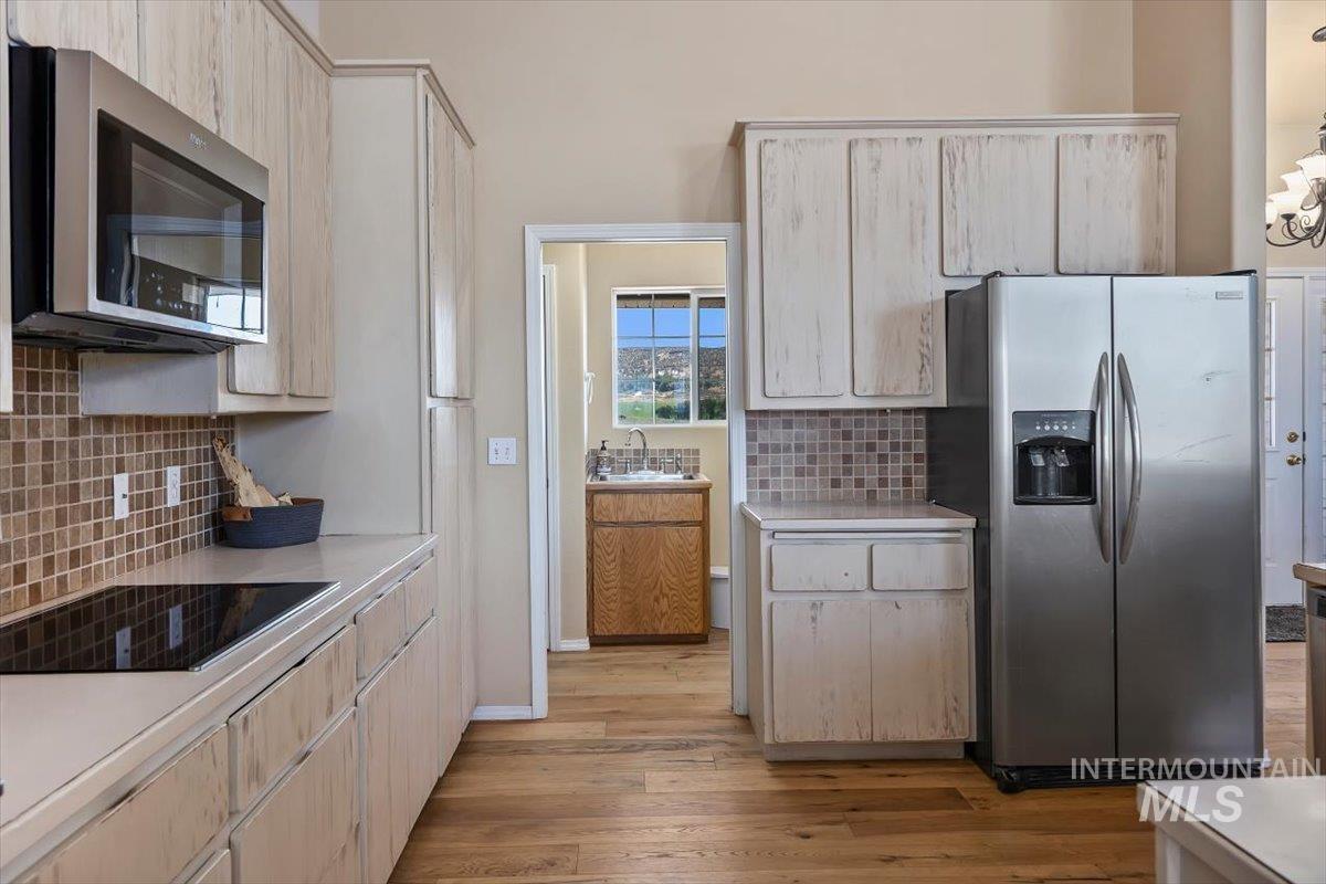 1354 E 4400 N Property Photo 19