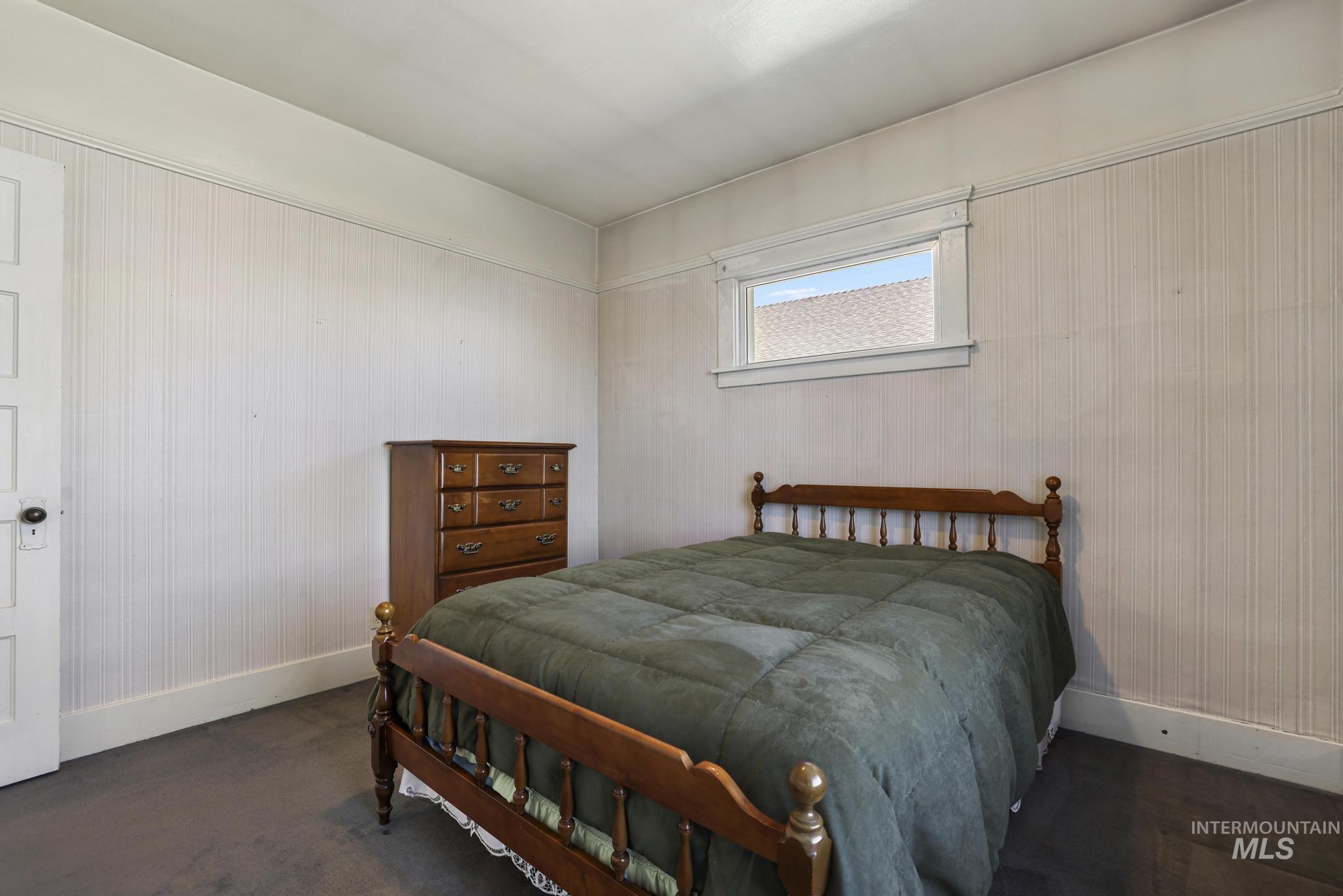 411 2nd Ave W Property Photo 17