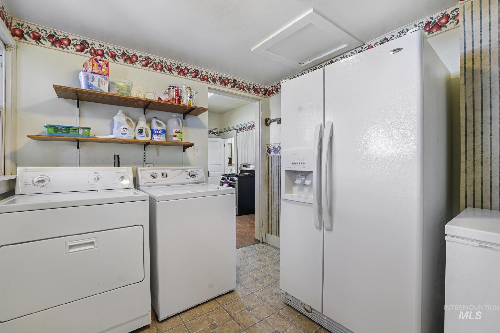 411 2nd Ave W Property Photo 29