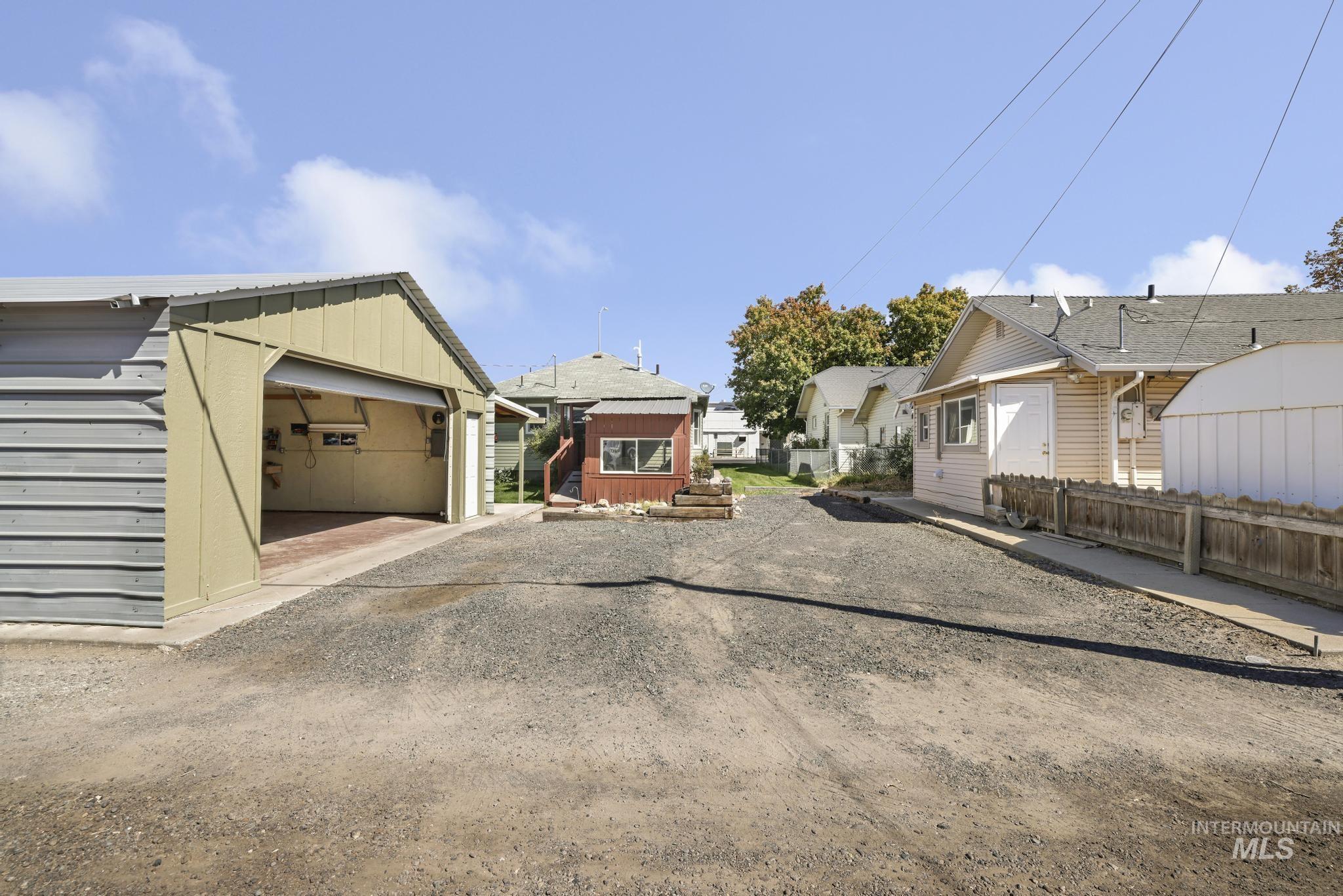 411 2nd Ave W Property Photo 42