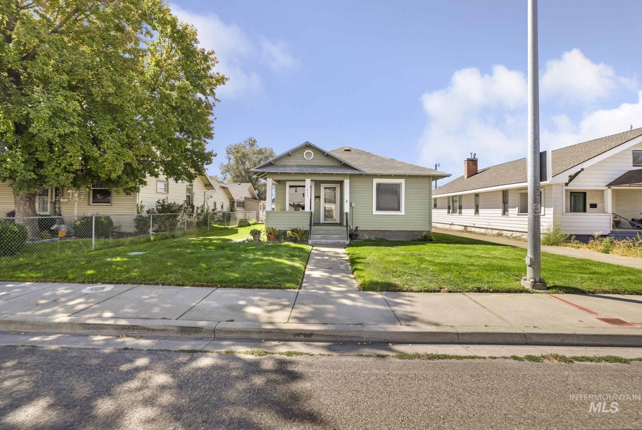 411 2nd Ave W Property Photo 46
