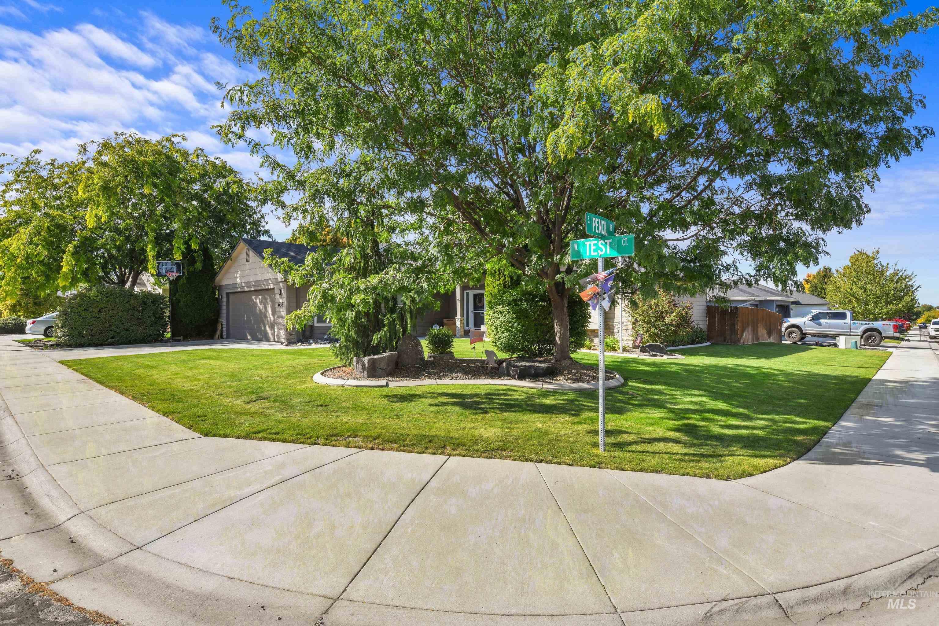 638 W Test Ct Property Photo 4